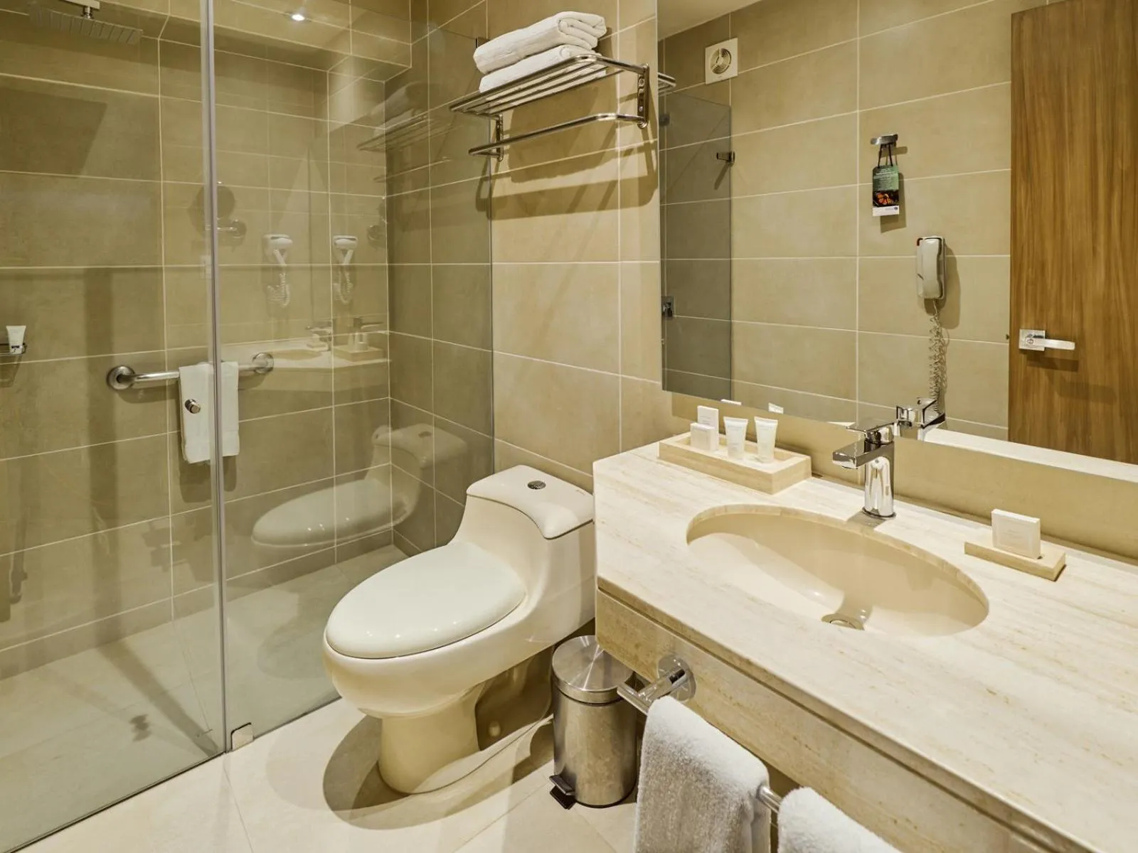 Shower in Estelar Apartamentos Bellavista