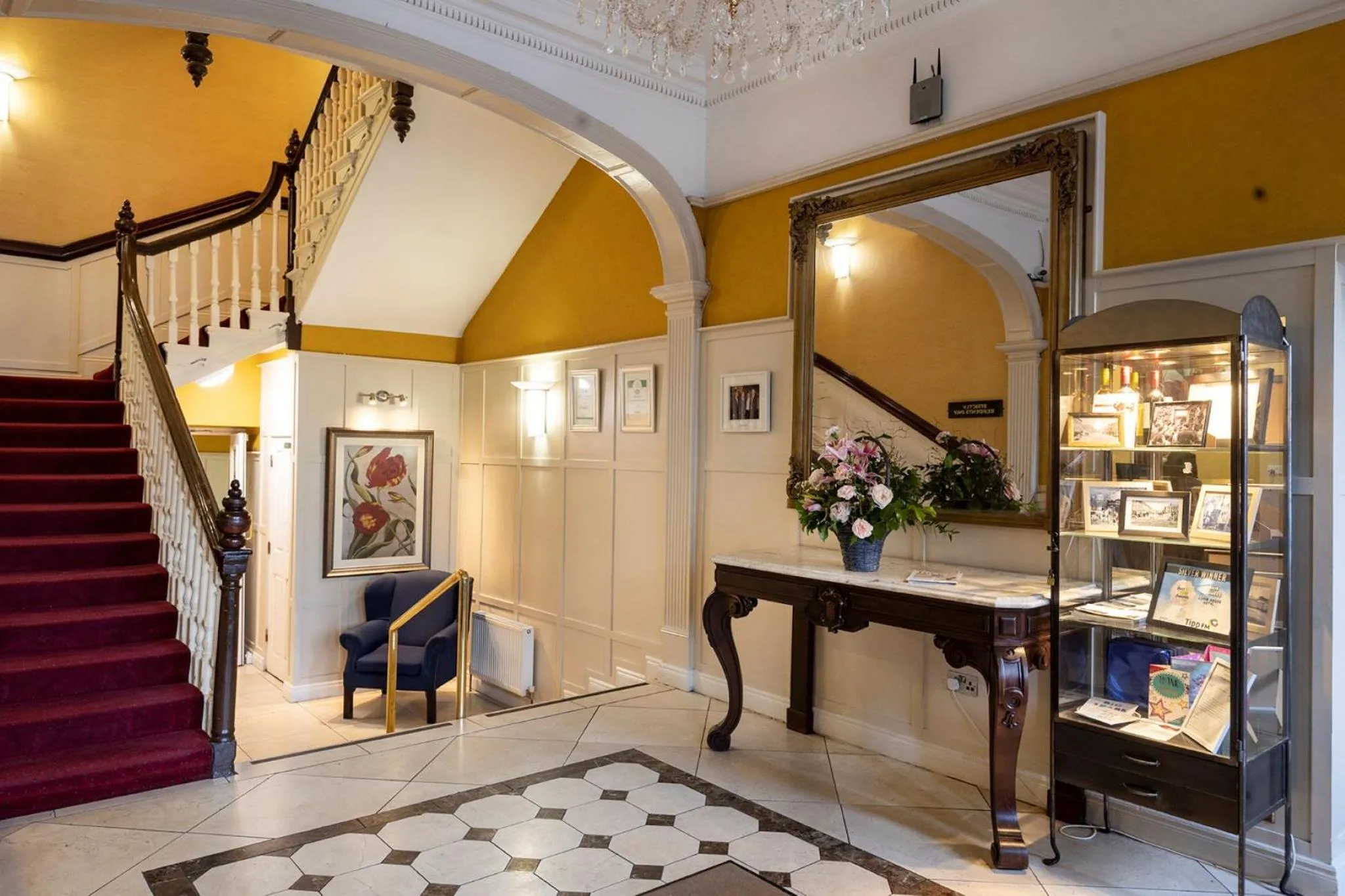 Seating area in Cahir House Hotel