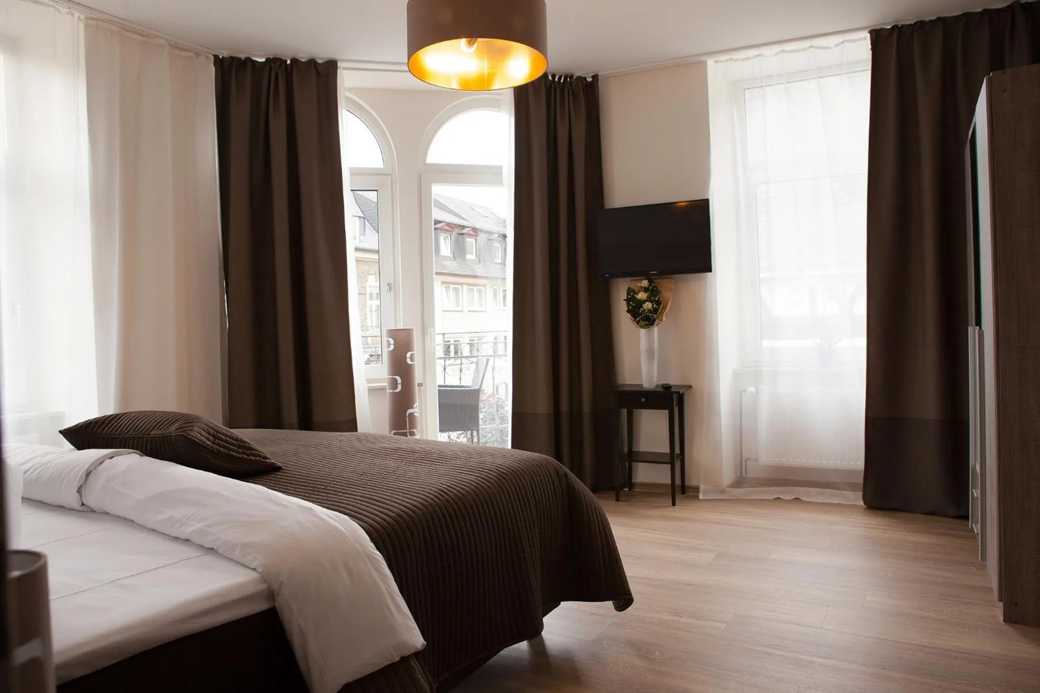 Day, Bed in Hotel Ravene