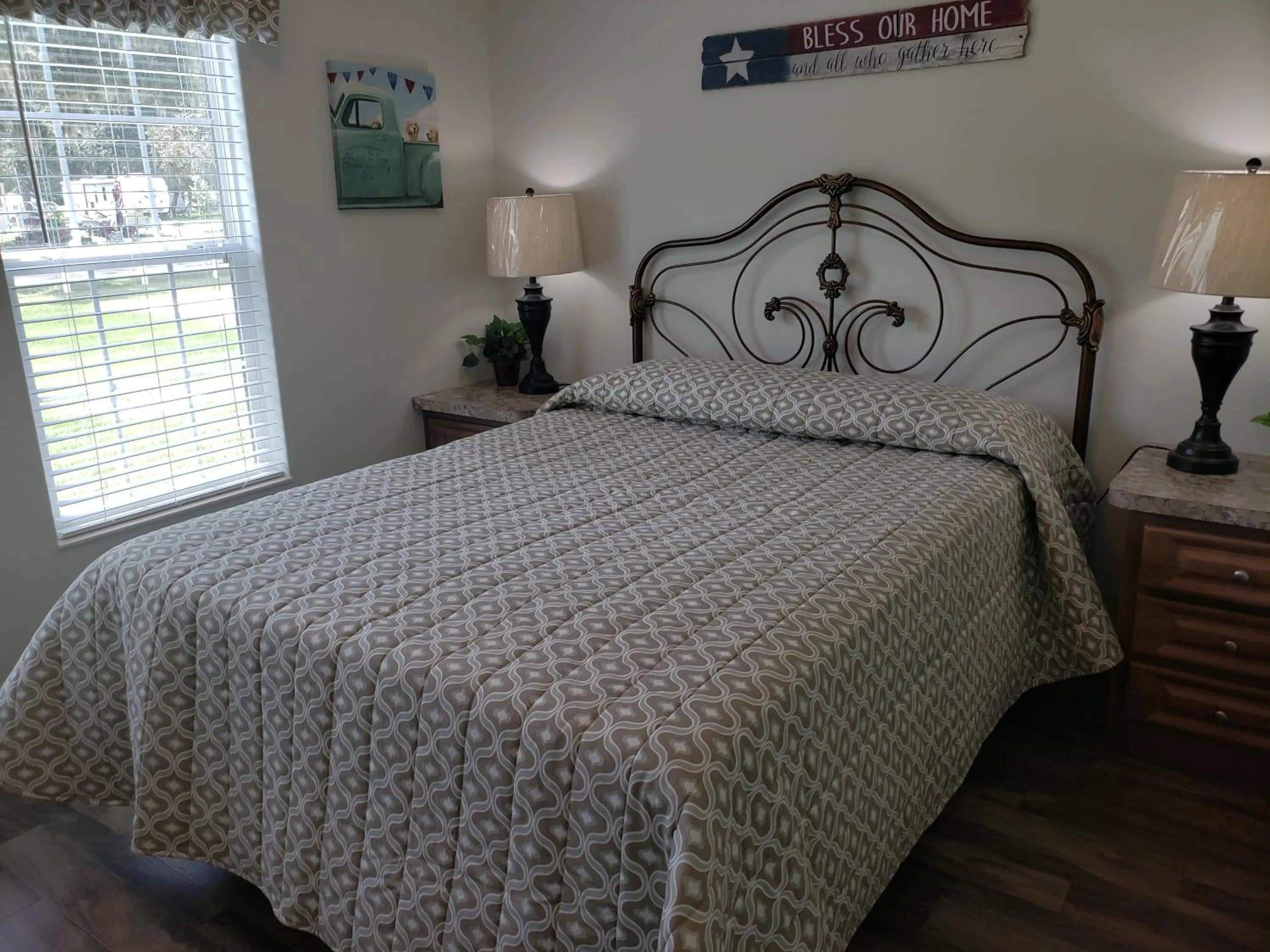 Bed in Bulow Cottage 25