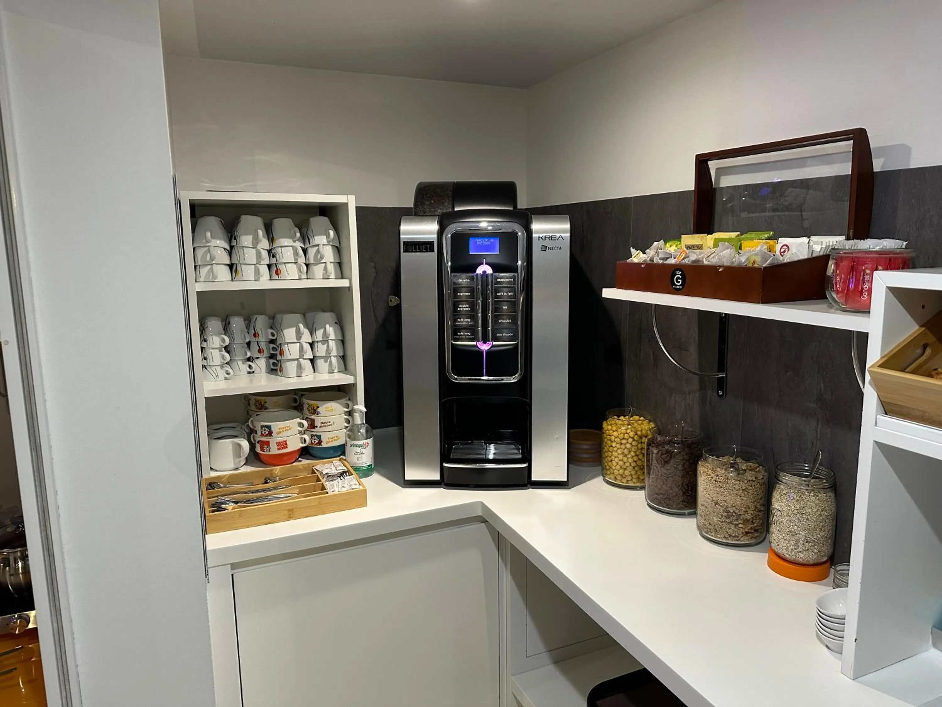 Breakfast in Brit Hotel Porte d'Espagne