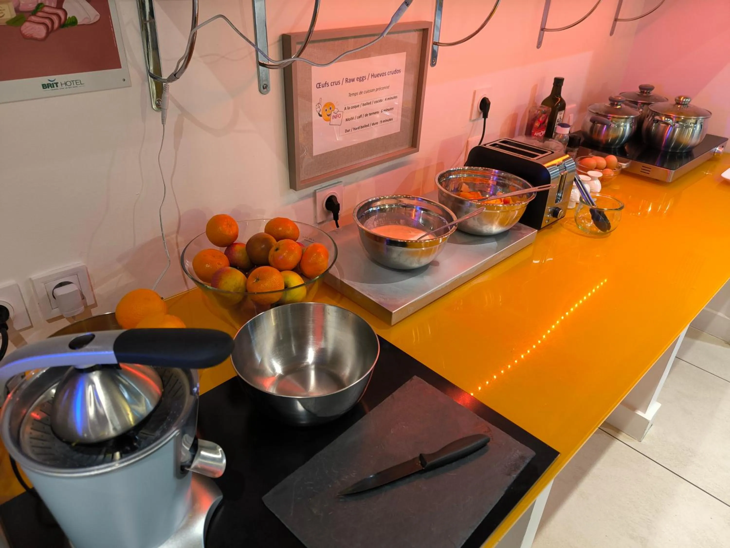 Buffet breakfast in Brit Hotel Porte d'Espagne