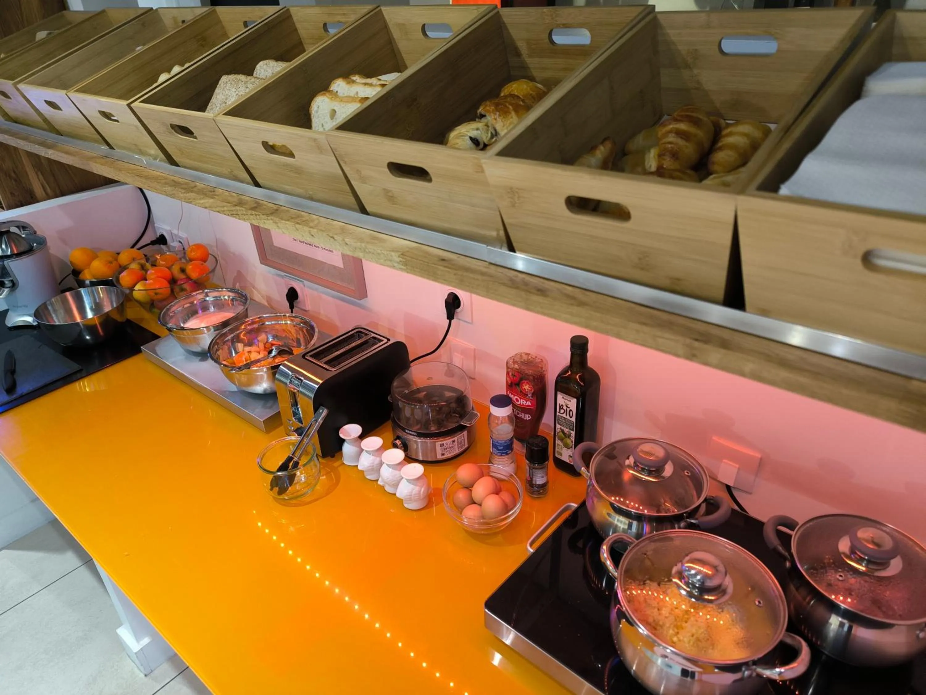 Buffet breakfast in Brit Hotel Porte d'Espagne