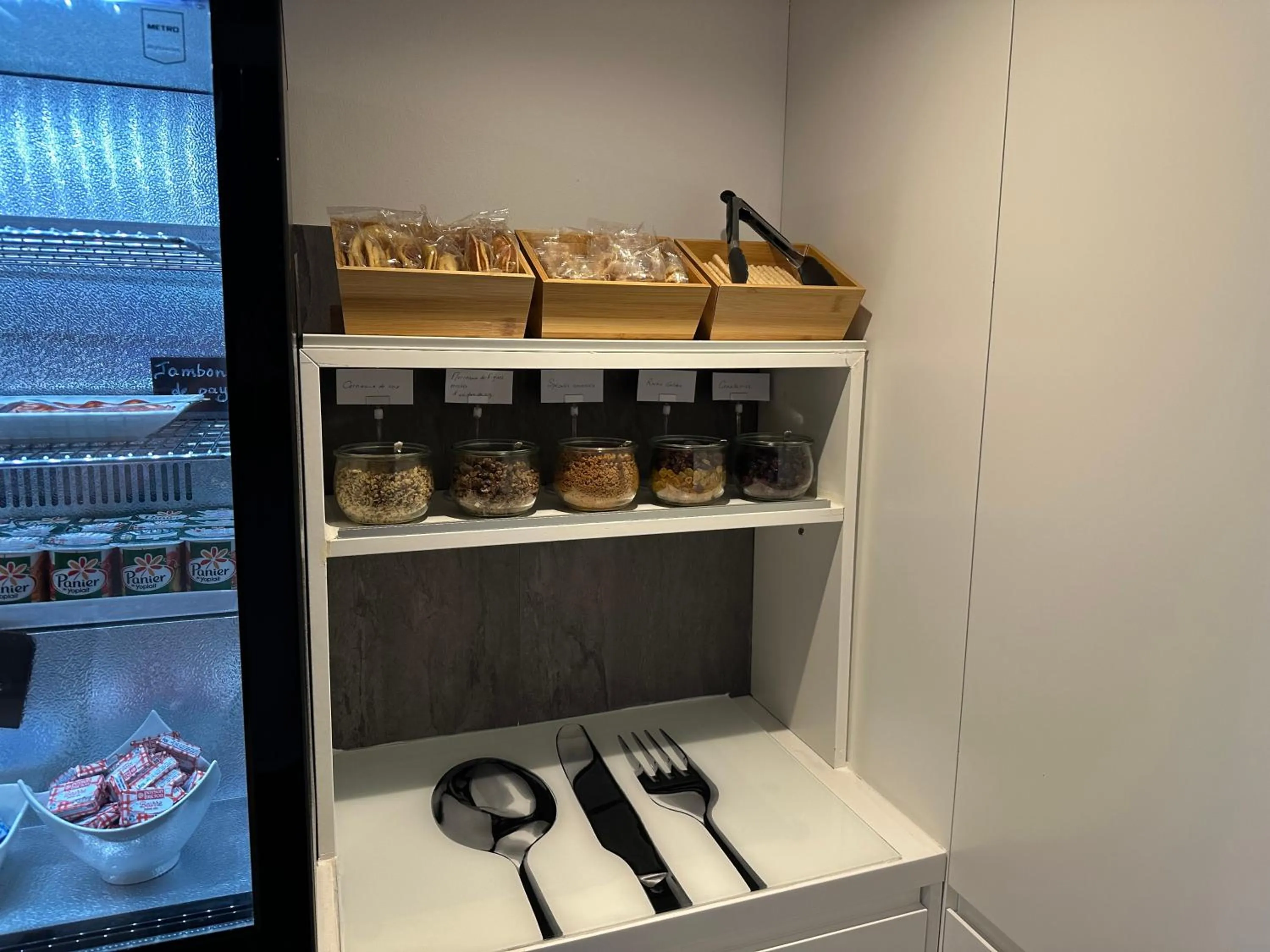 Breakfast in Brit Hotel Porte d'Espagne