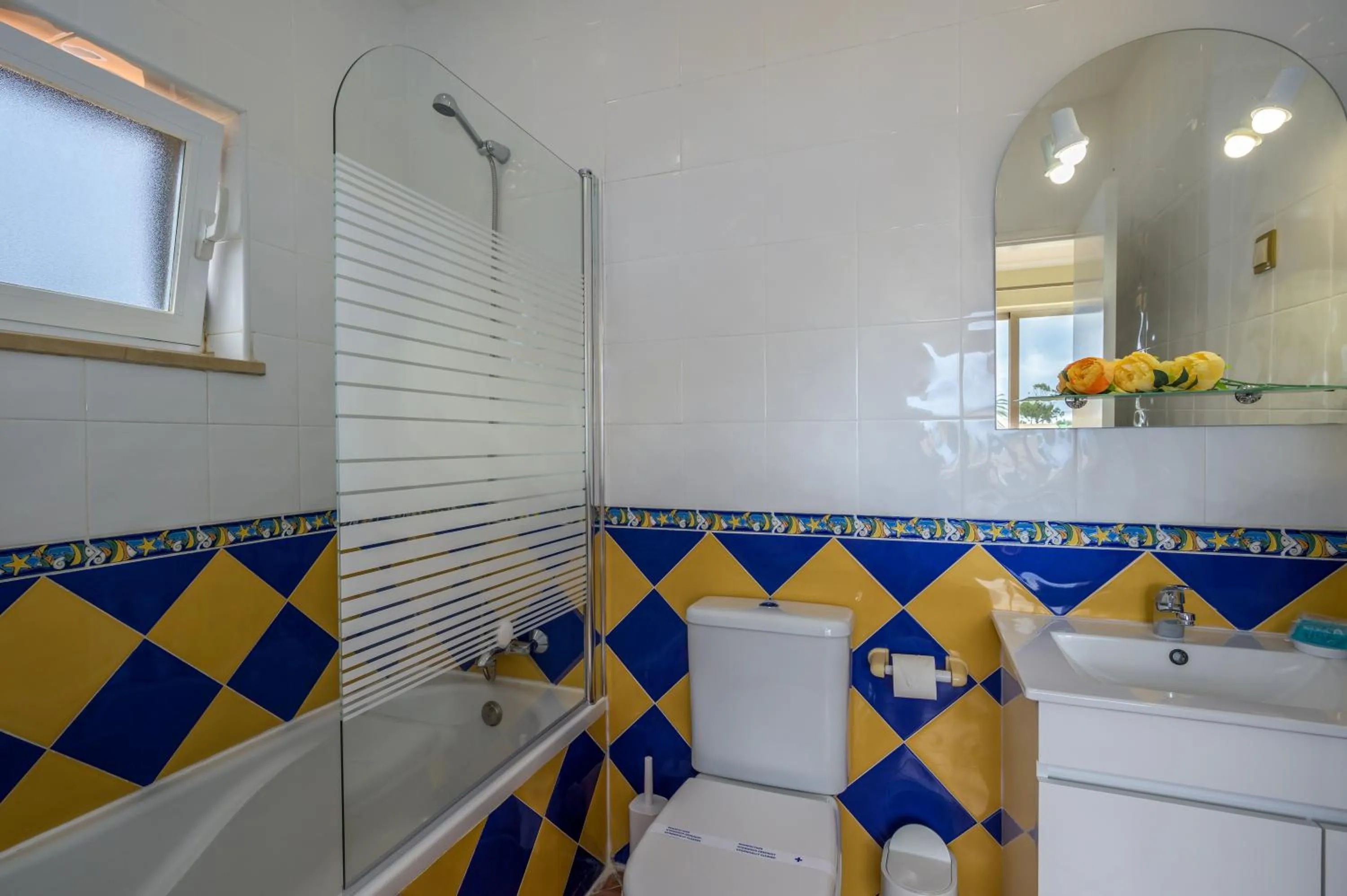 Bathroom in Canavial I & II Apartamentos