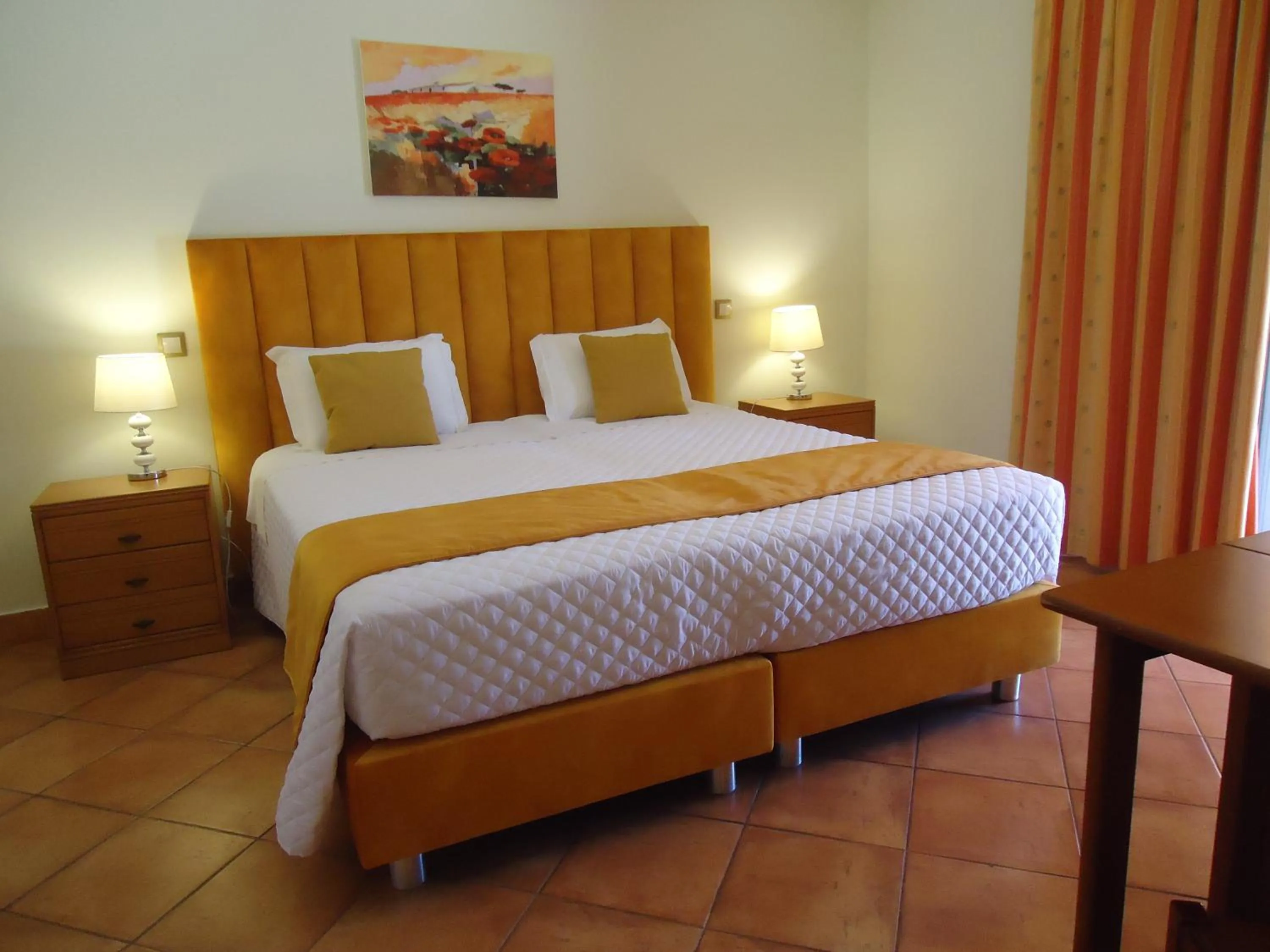 Bed in Canavial I & II Apartamentos