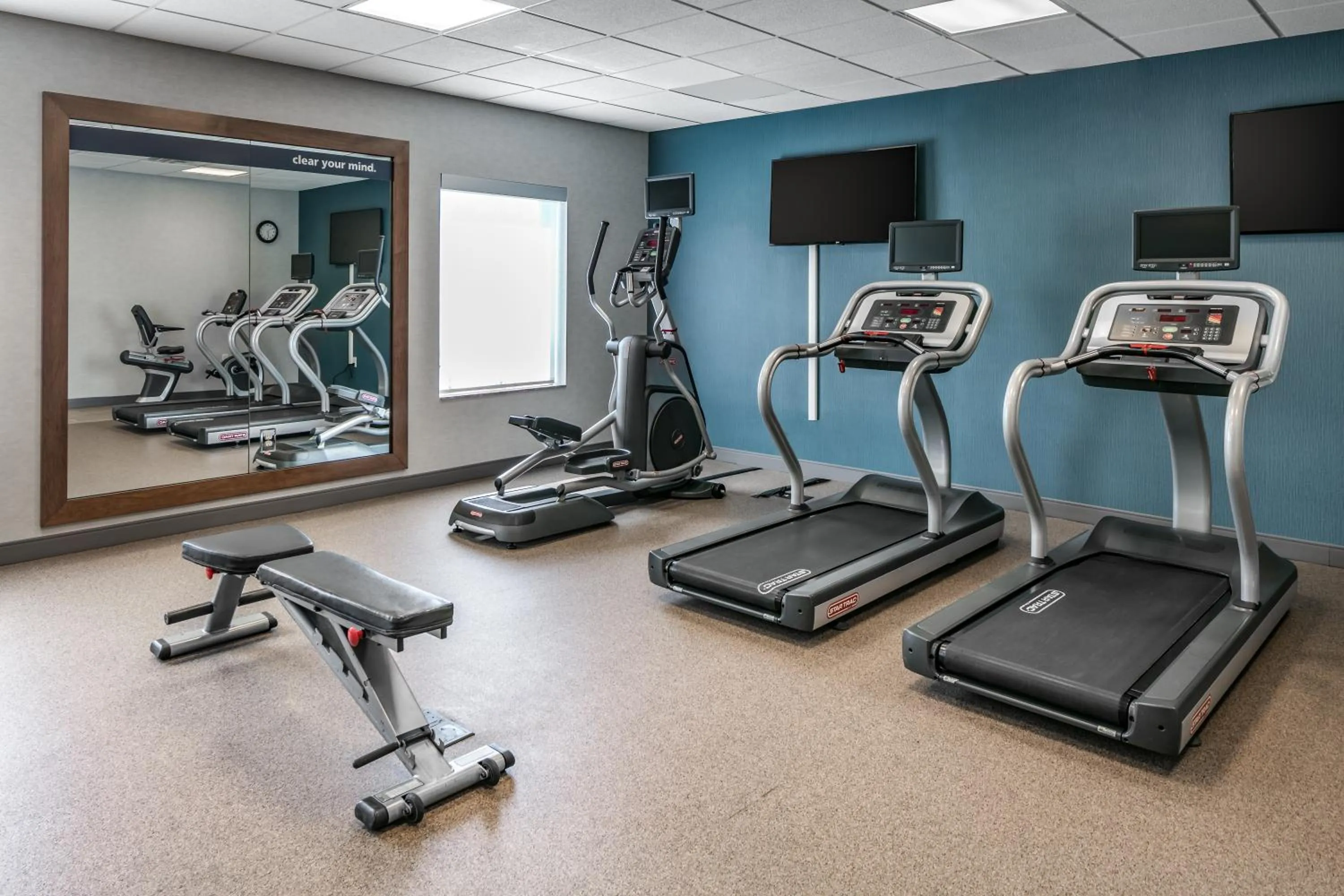 Fitness centre/facilities in Hampton Inn & Suites Grafton