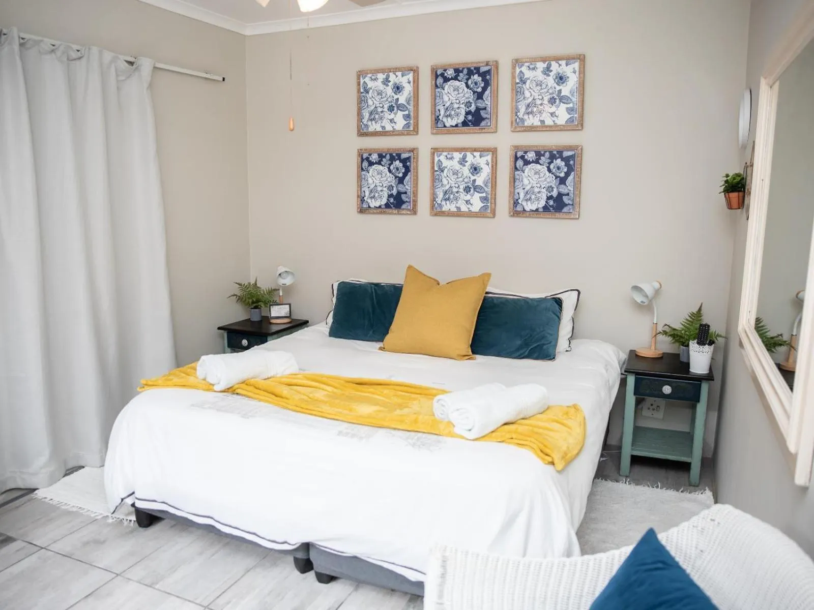 Photo of the whole room, Bed in Bluewater Guesthouse