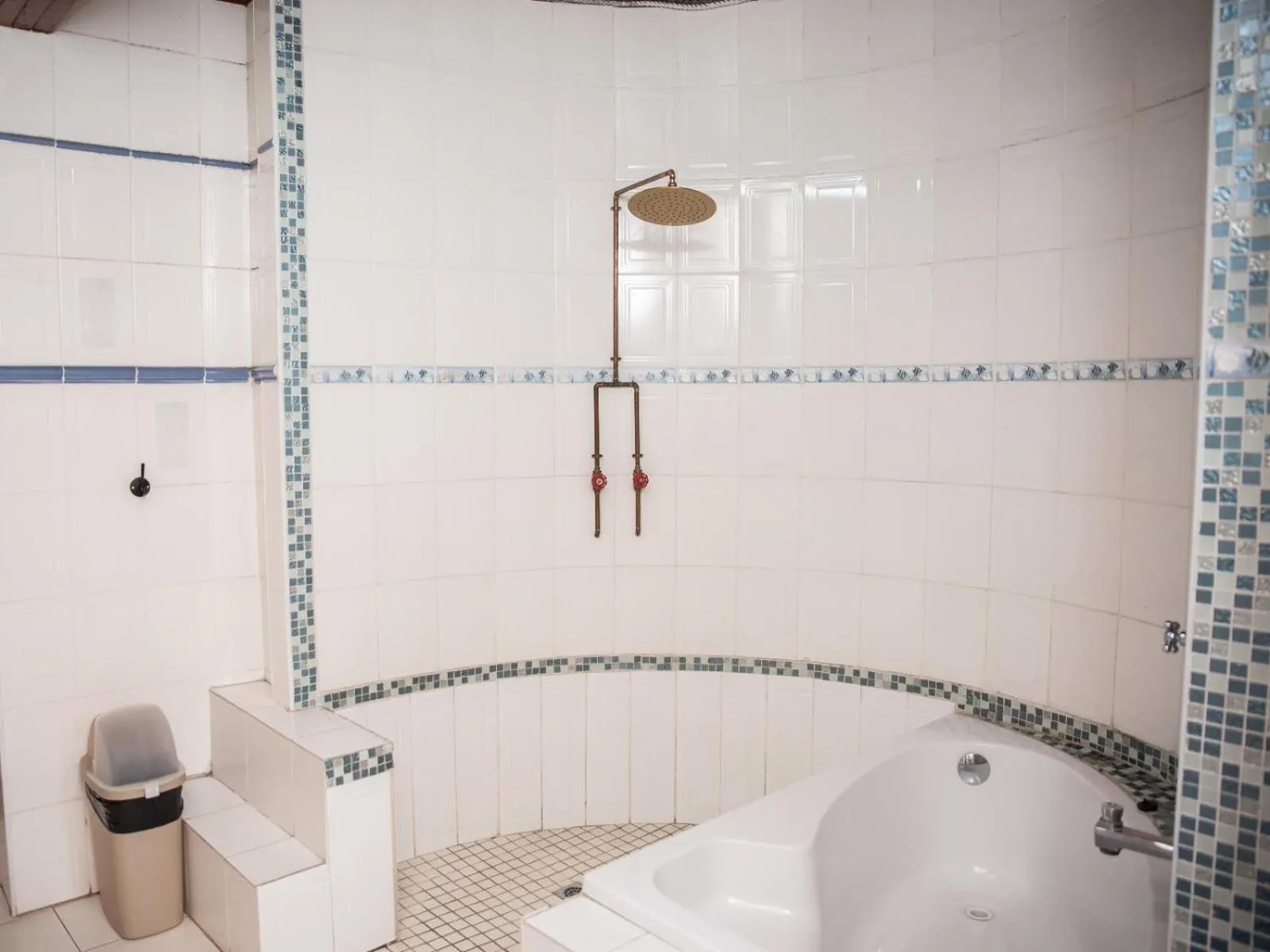 Bathroom in Bluewater Guesthouse