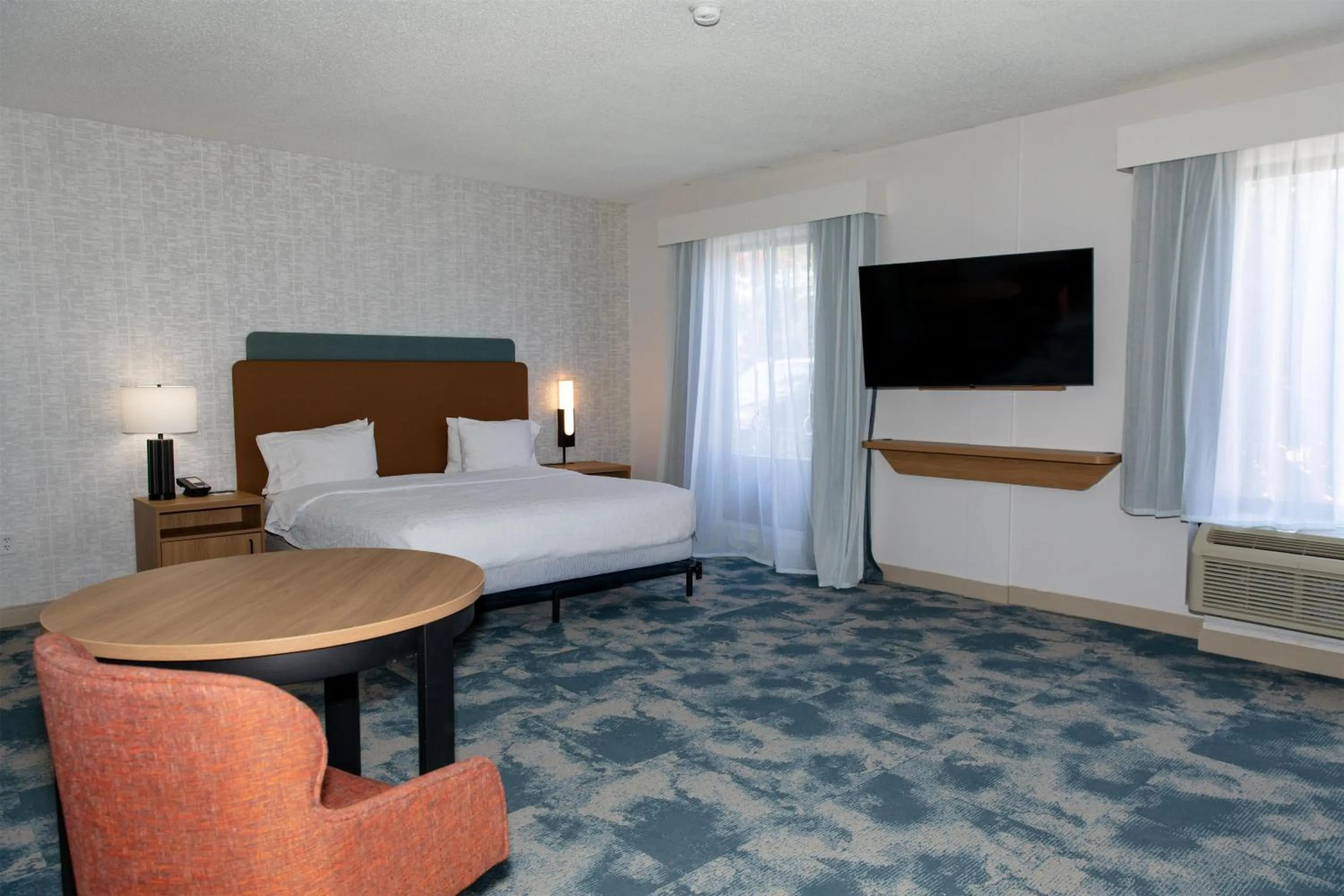 Bed in Hampton Inn & Suites Jennings