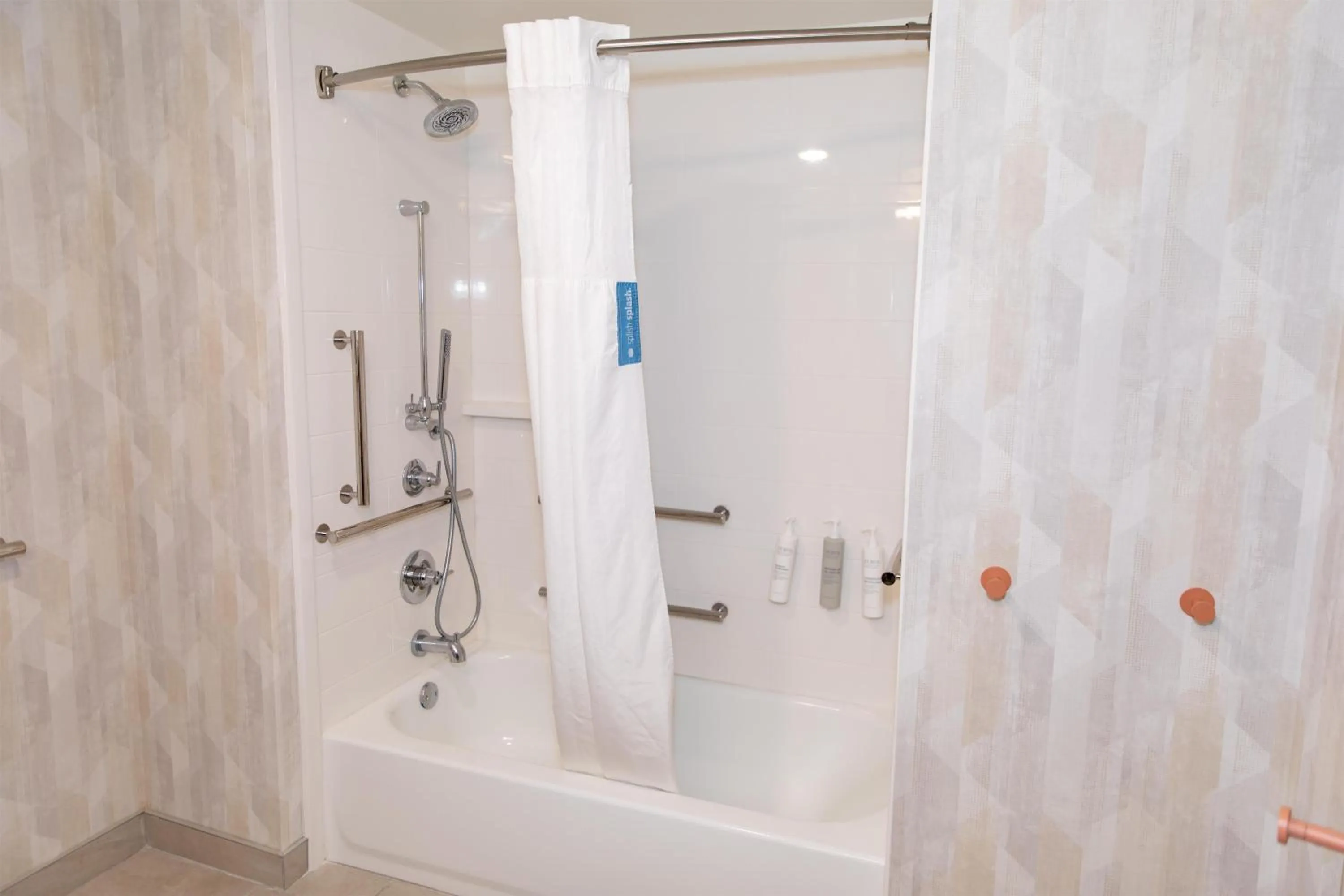 Bathroom in Hampton Inn & Suites Jennings