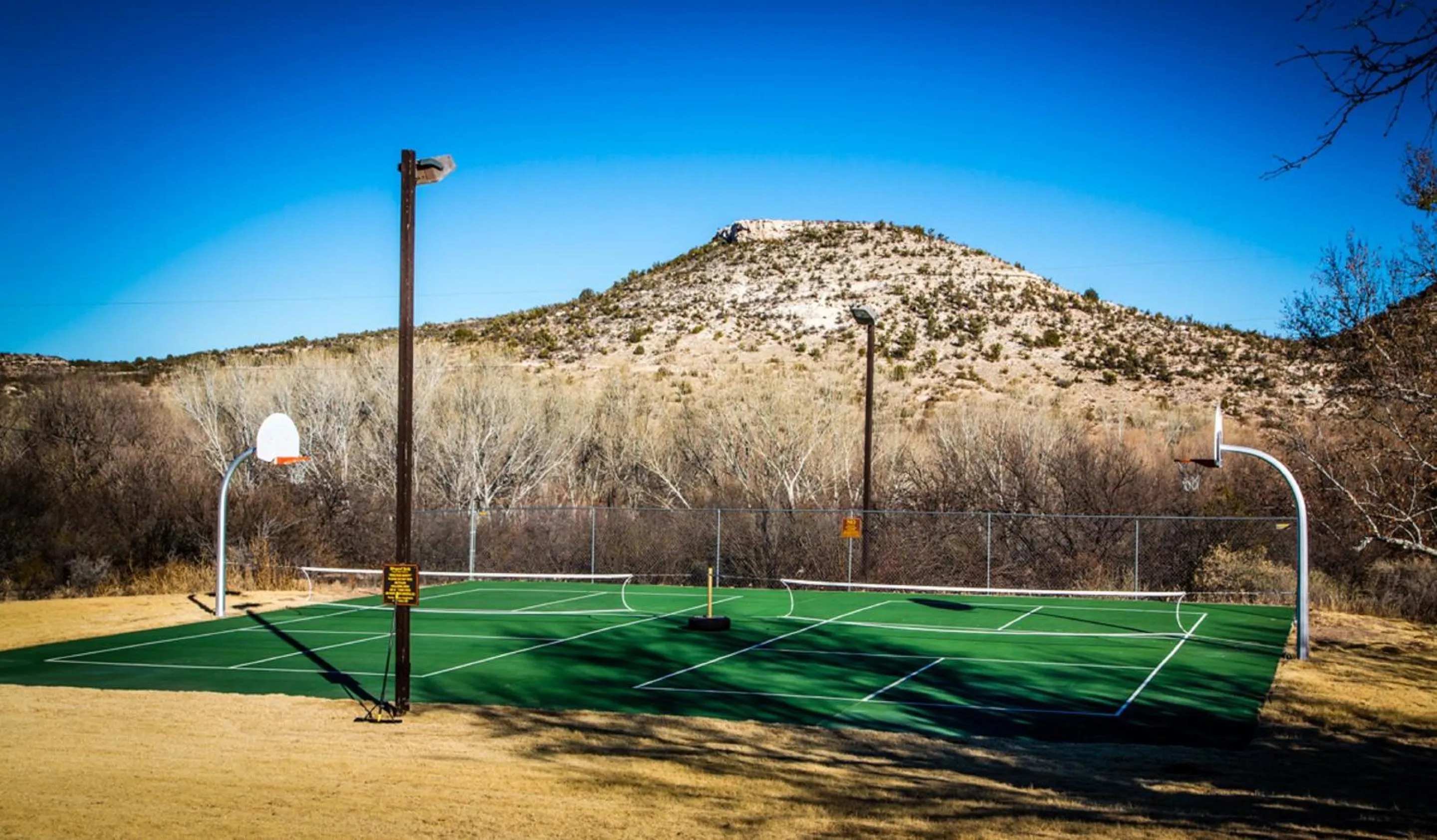 Tennis court in Verde Valley Canyon View Cottage 6