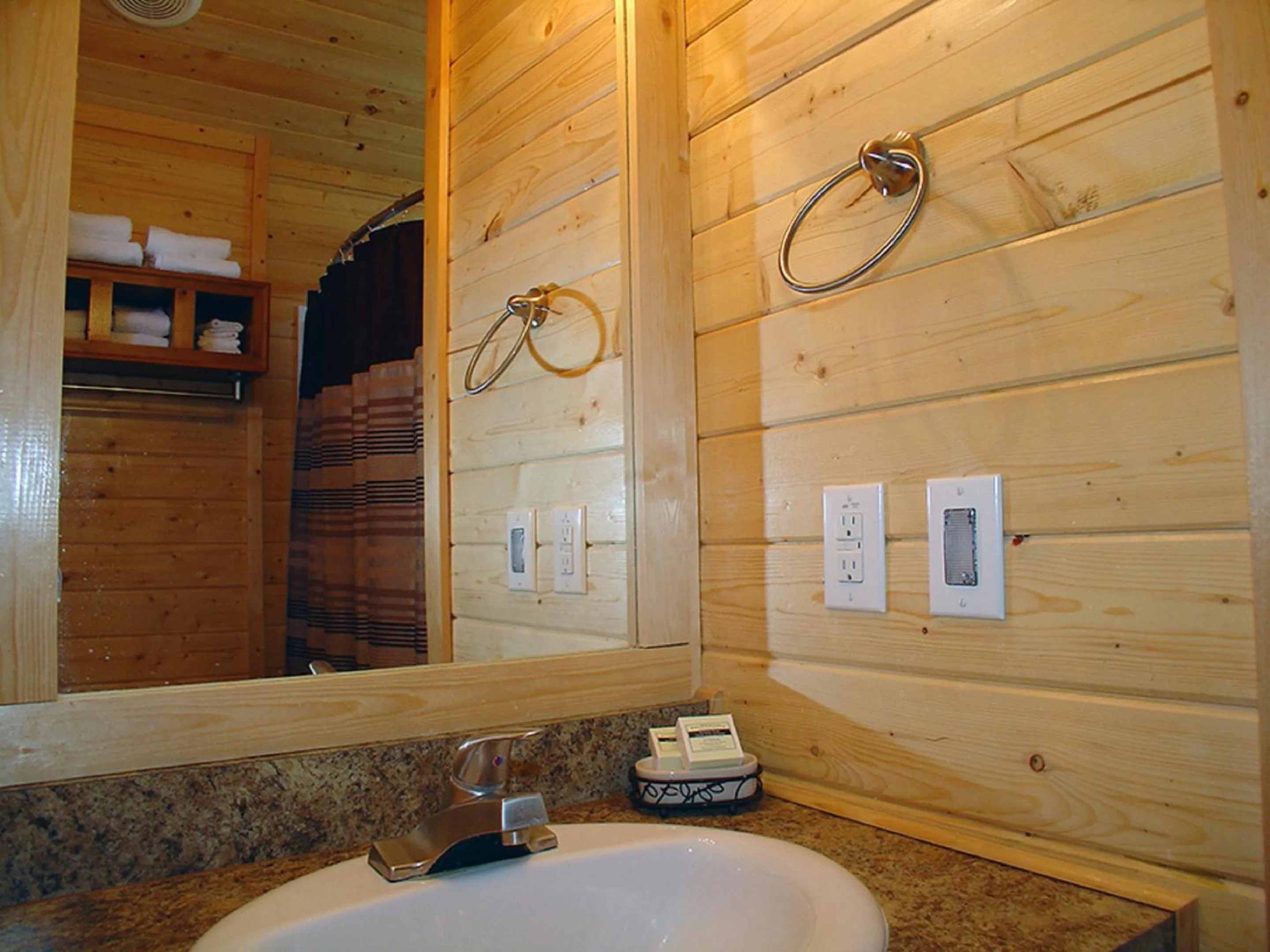 Bathroom in Verde Valley Deck Cottage 8