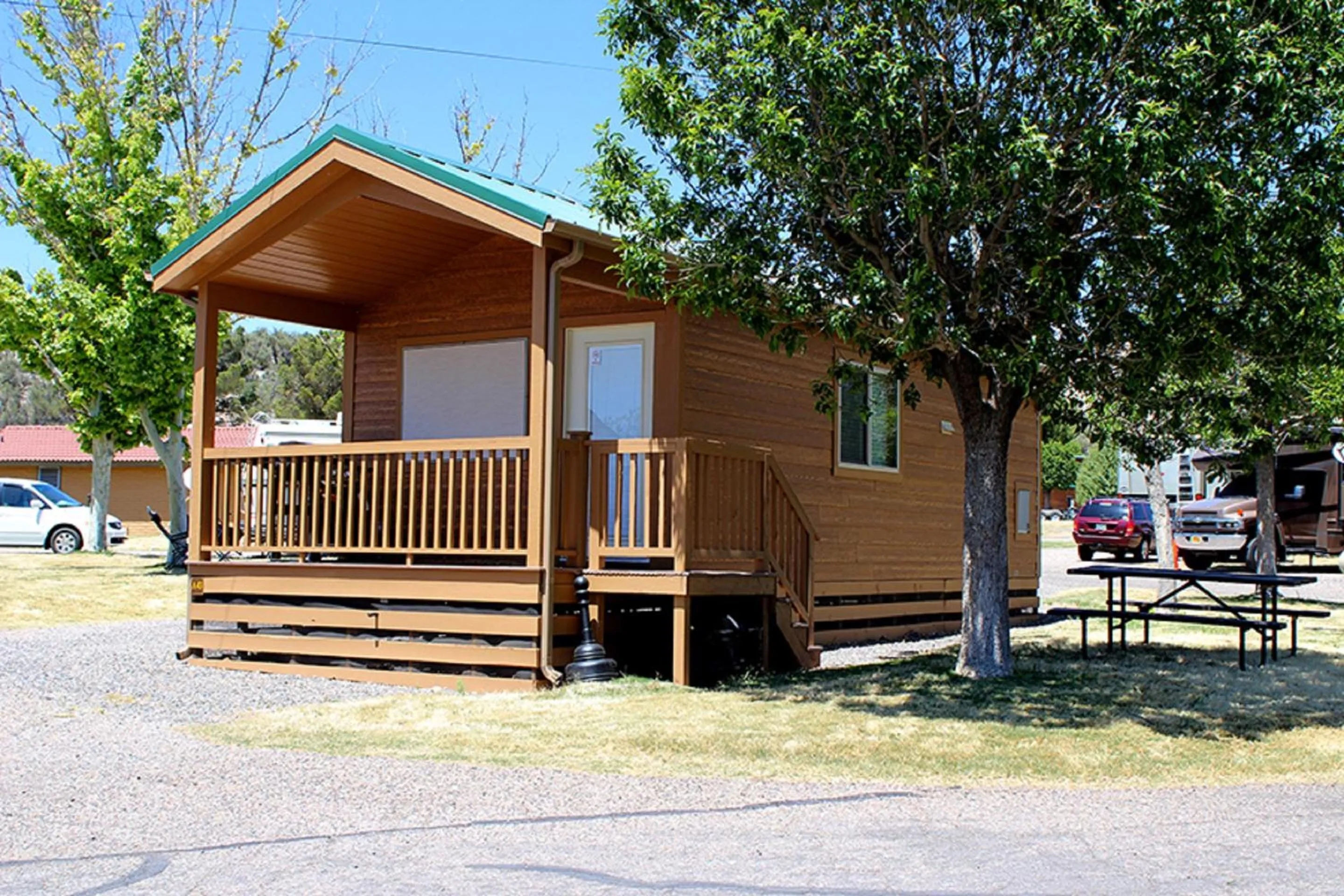 Facade/entrance in Verde Valley Deck Cottage 8