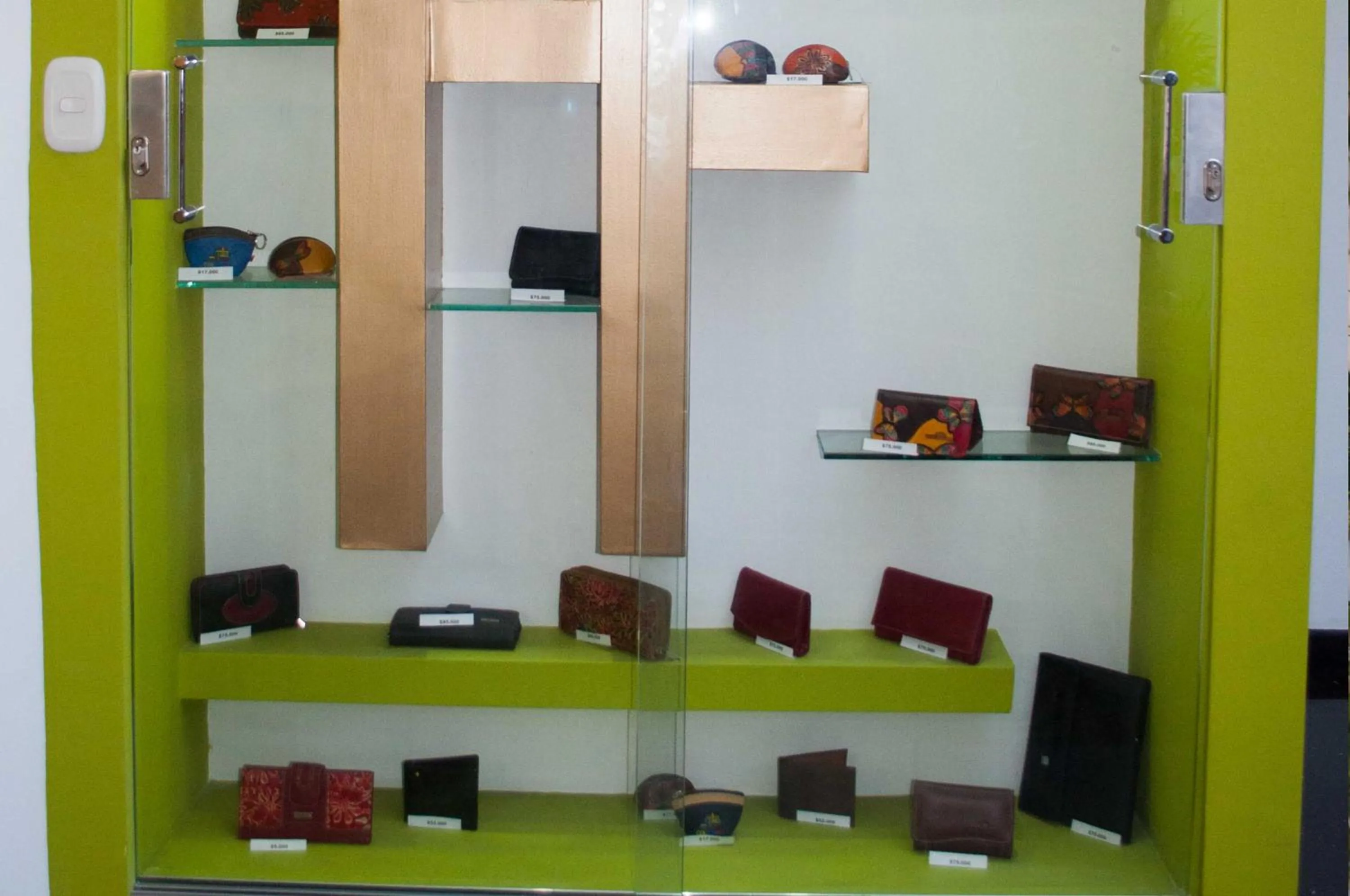 On-site shops in Hotel Ferias Park