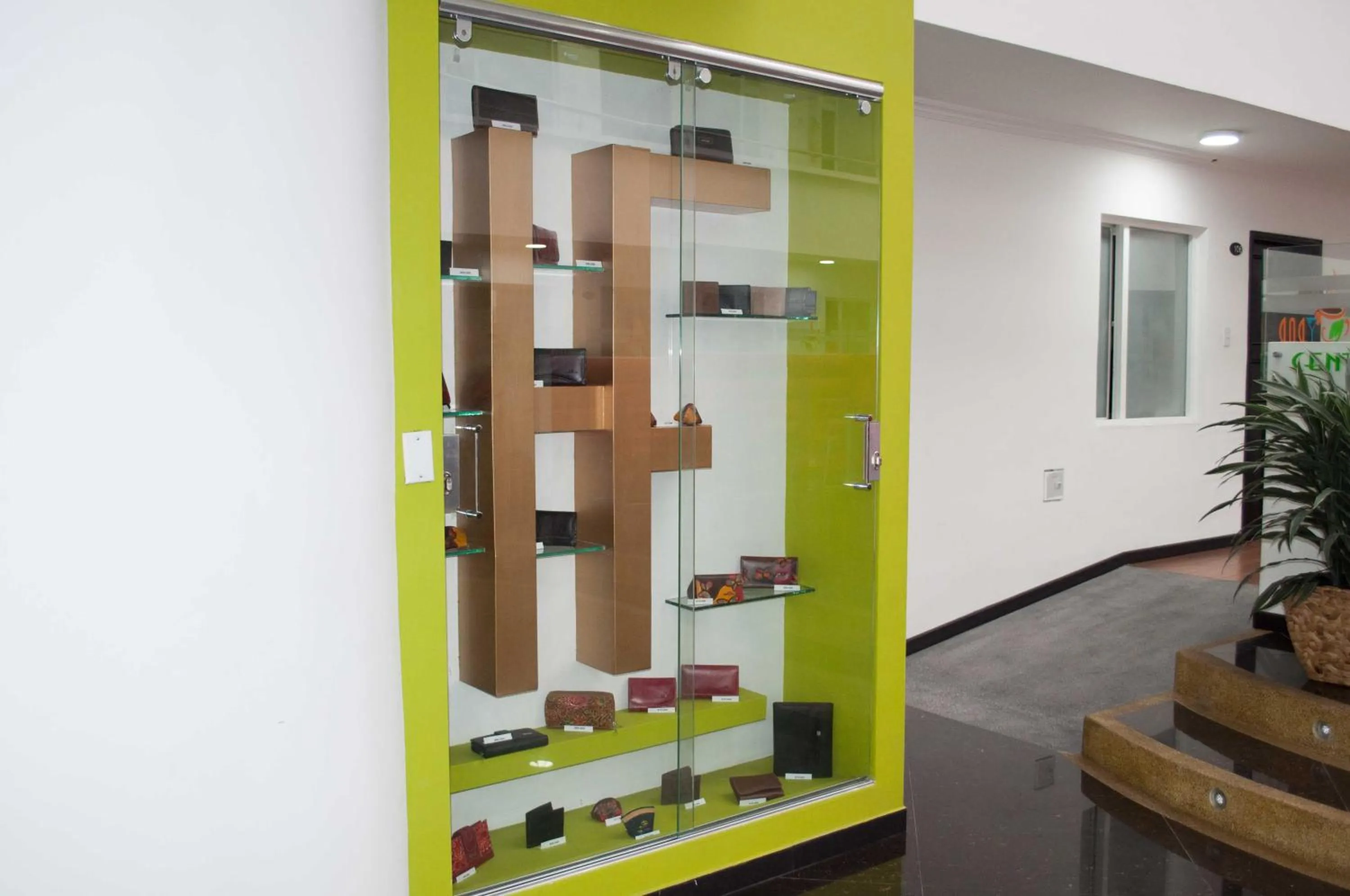 On-site shops in Hotel Ferias Park