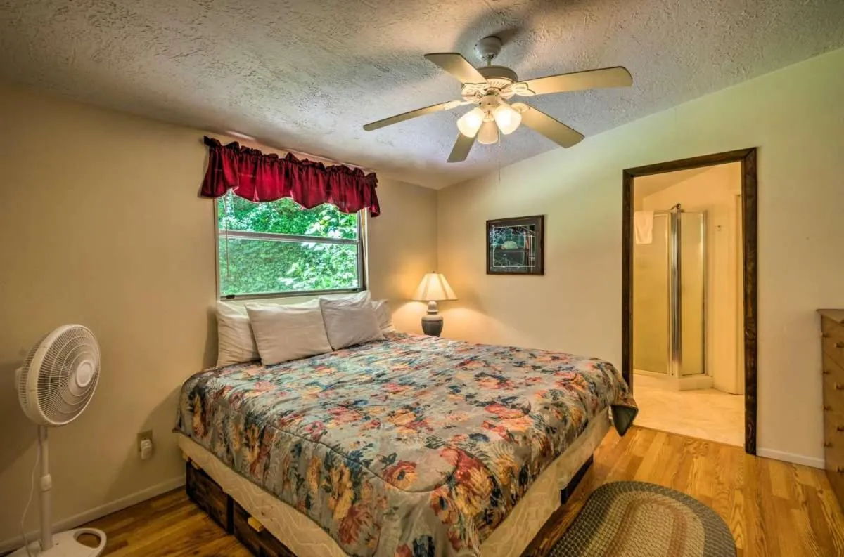 Bed in Nantahala Cabins