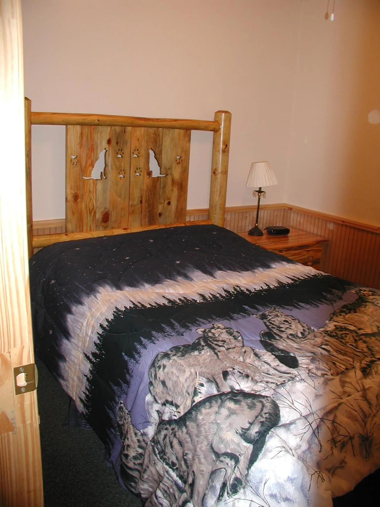 Bed in Nantahala Cabins