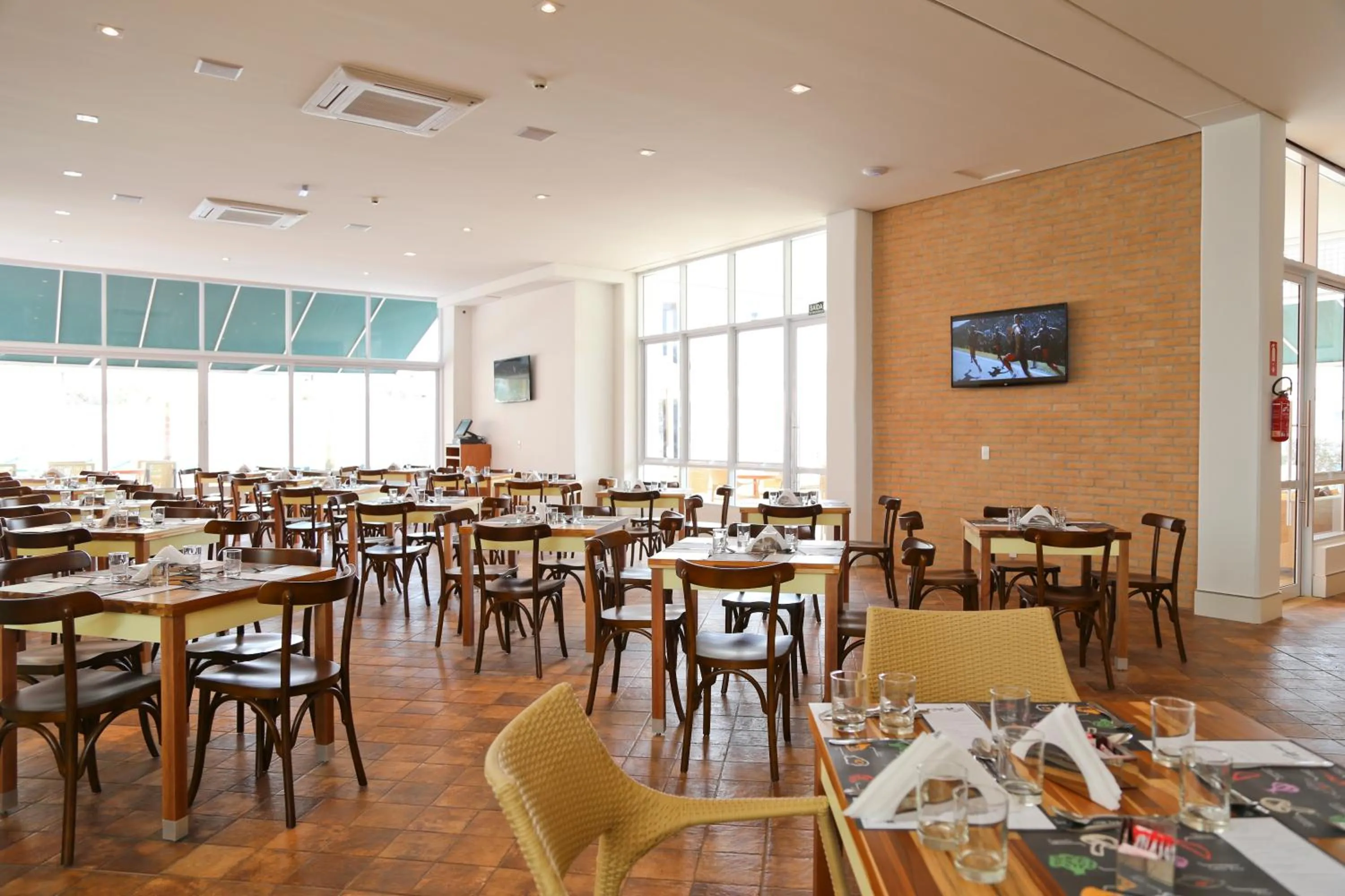 Restaurant/places to eat in Vitória Hotel Express Dom Pedro