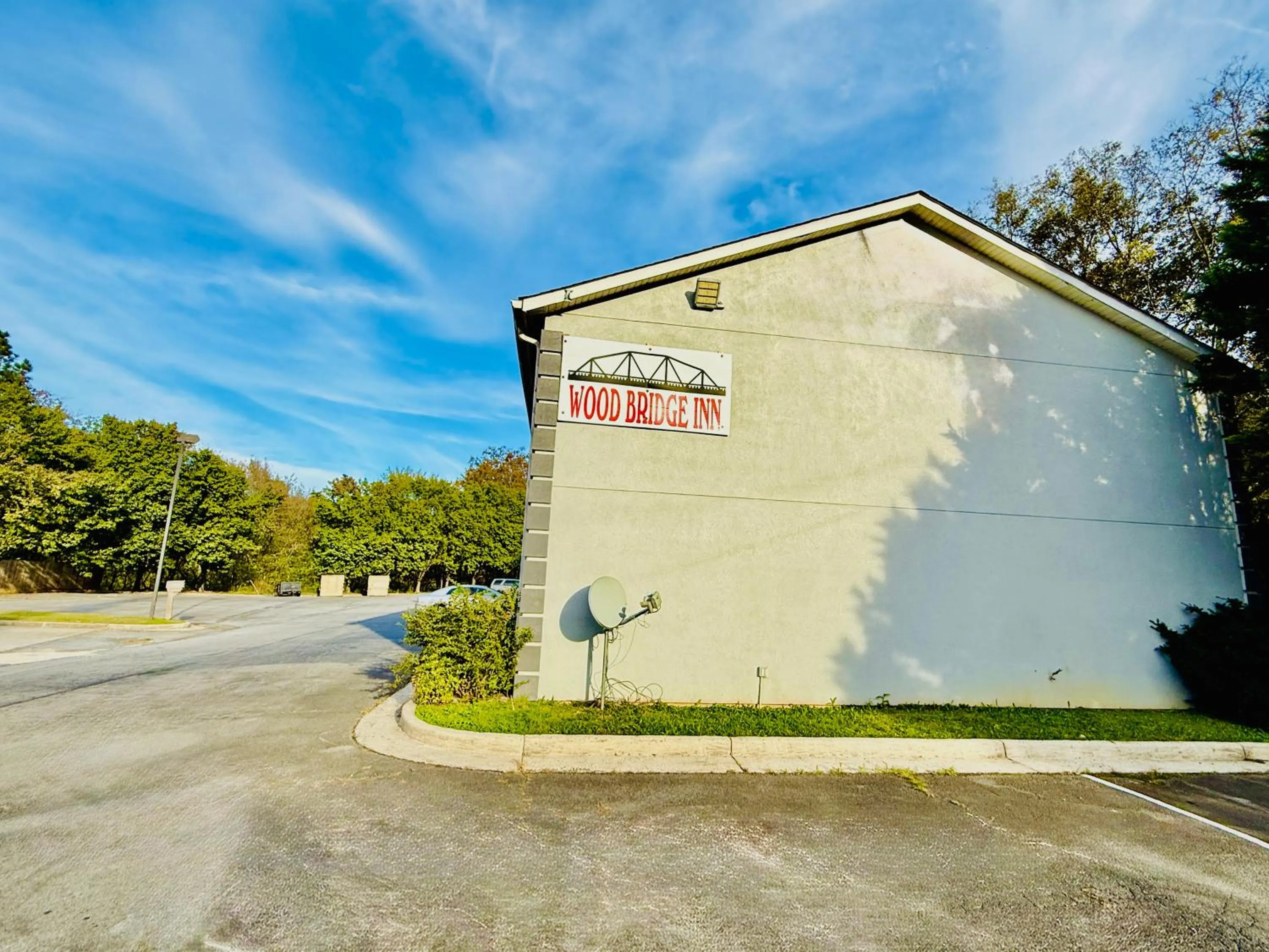 Facade/entrance in Woodbridge Inn By OYO Rome