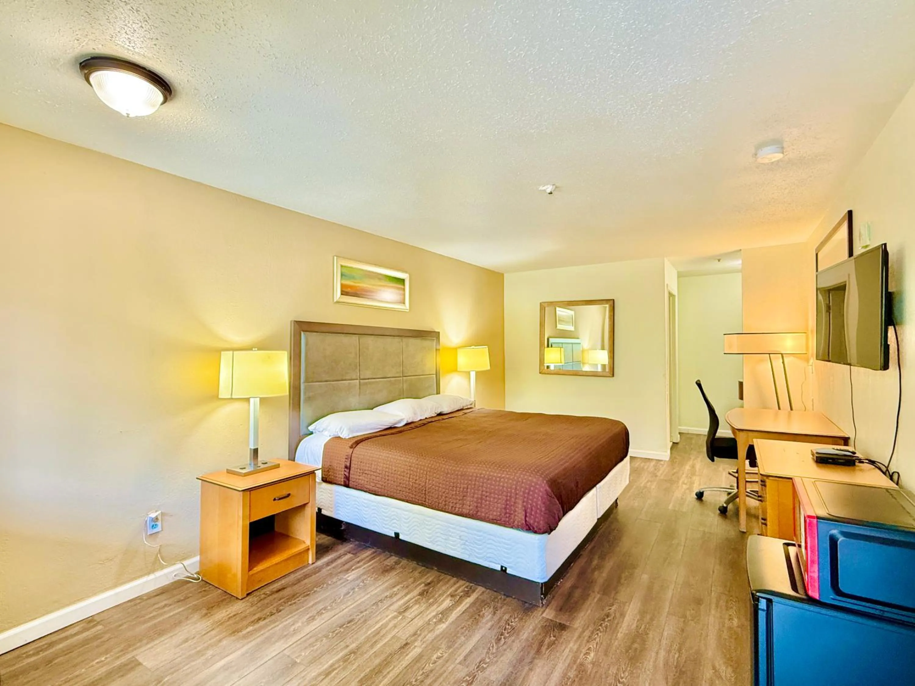 Bedroom, Bed in Woodbridge Inn By OYO Rome