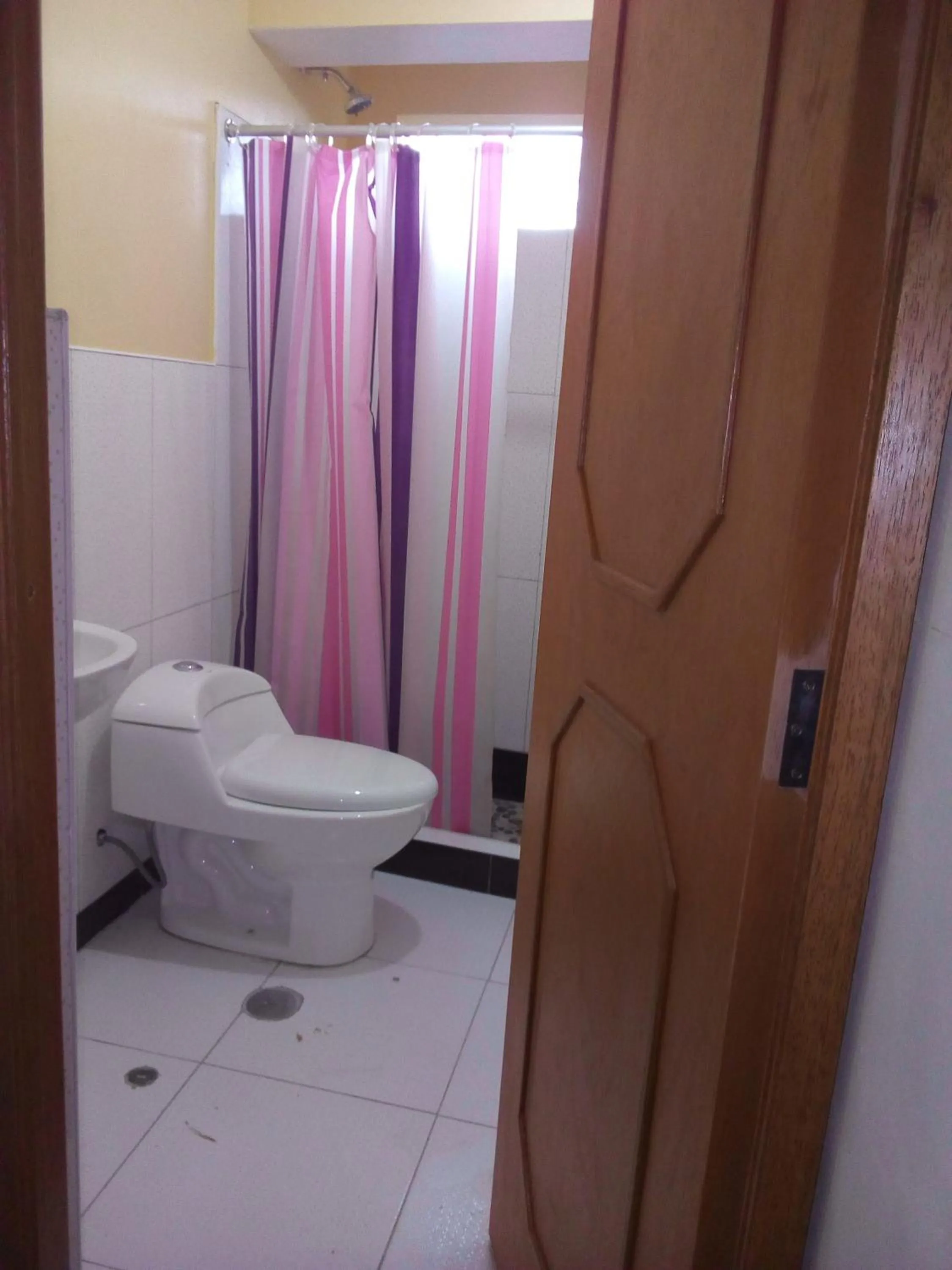 Shower in Hostal Casa del Montañista