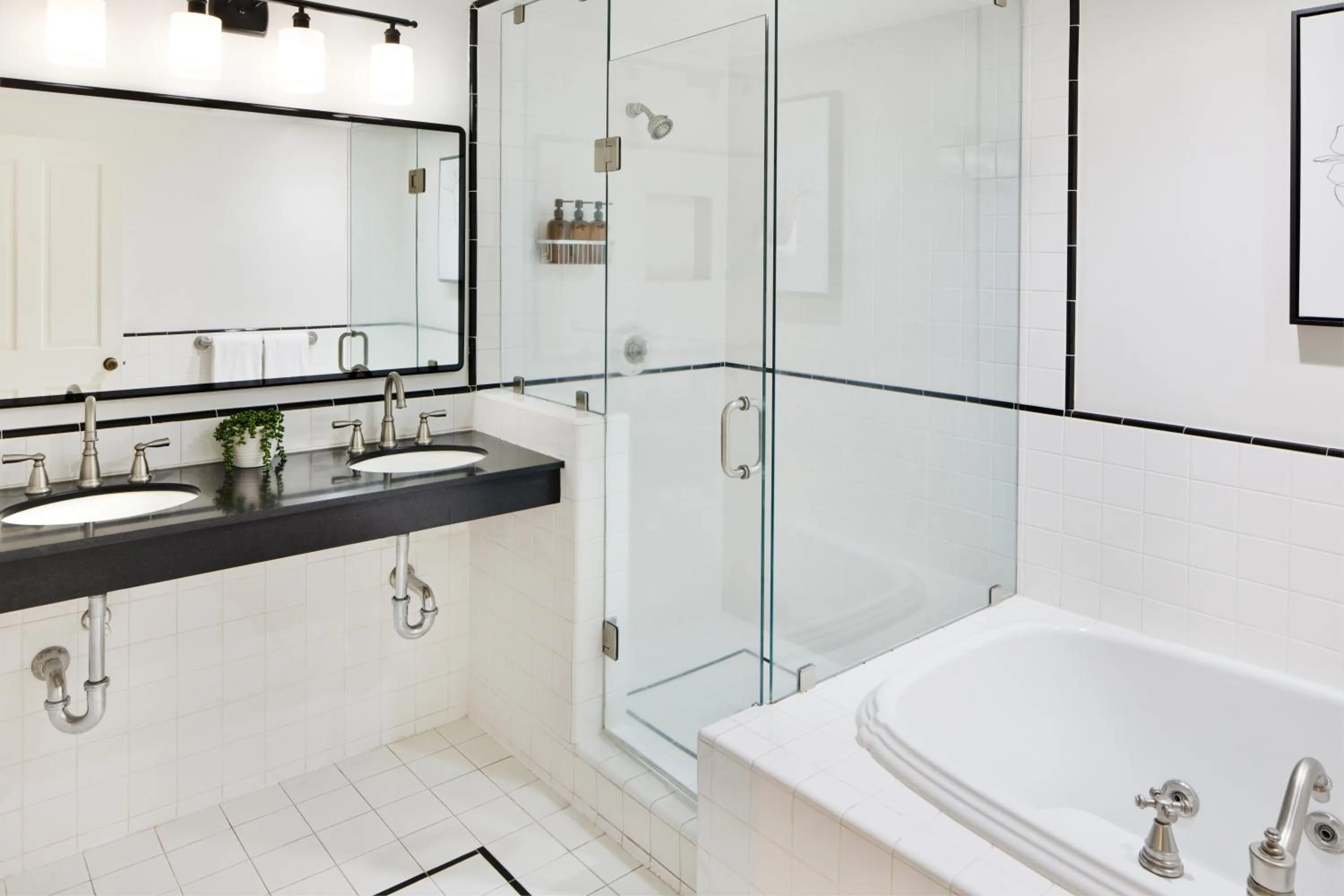 Maison Fleurie, A Four Sisters Inn