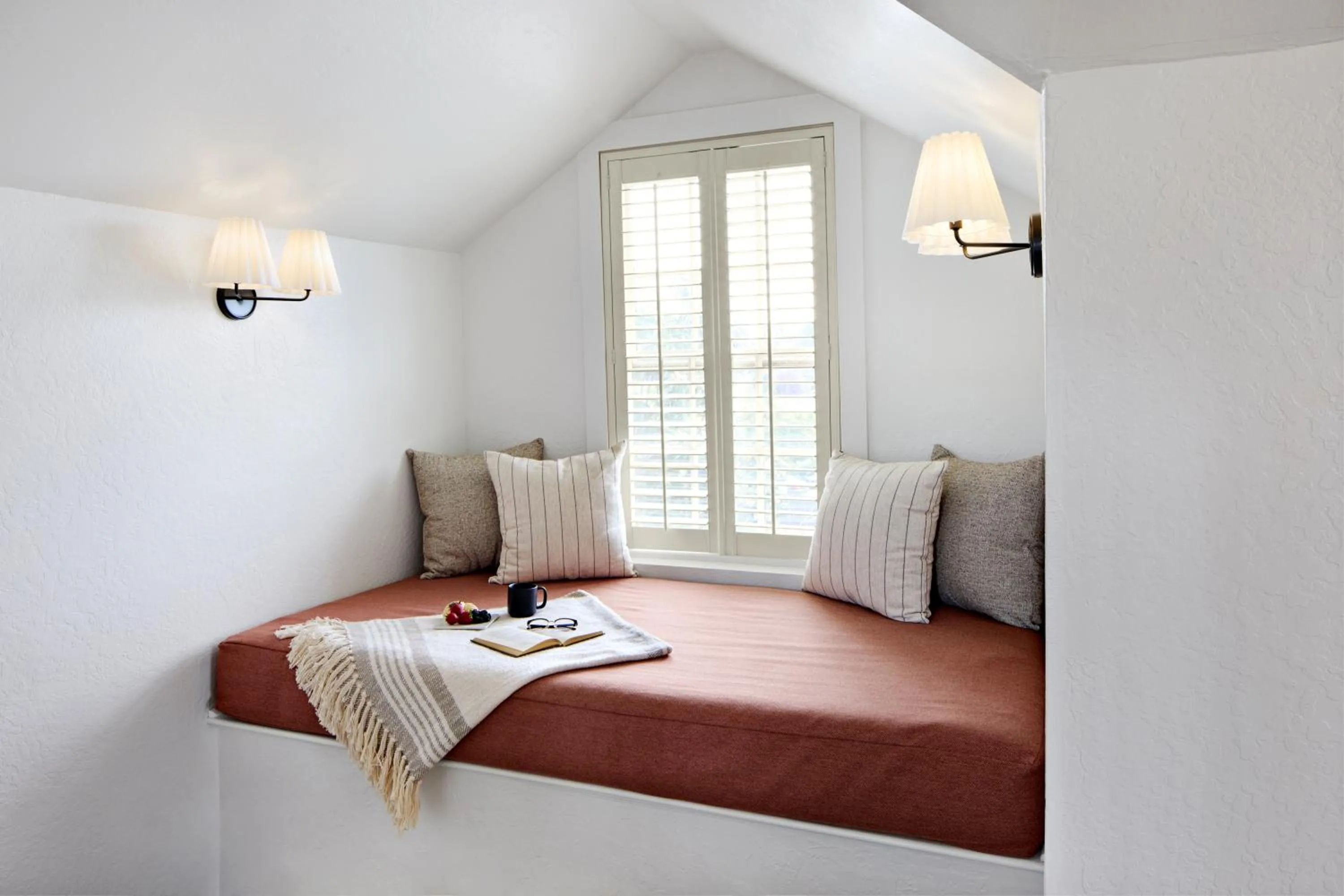 Bed in Maison Fleurie, A Four Sisters Inn