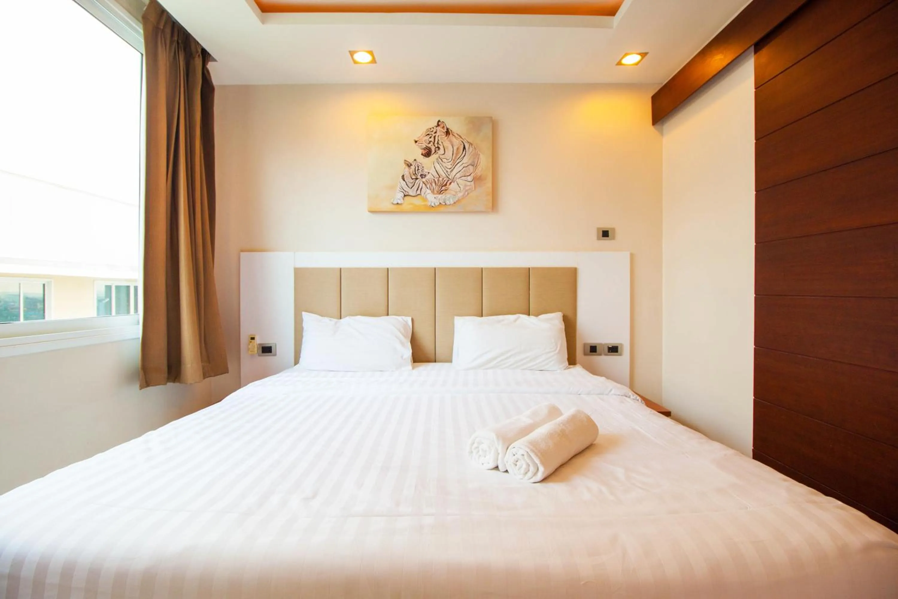 Bedroom, Bed in Hyde Park Residence by Pattaya Sunny rentals