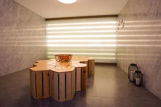 Aeris International Hotel