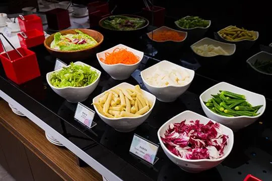 Food and drinks in Aeris International Hotel