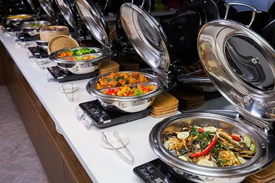 Food and drinks in Aeris International Hotel