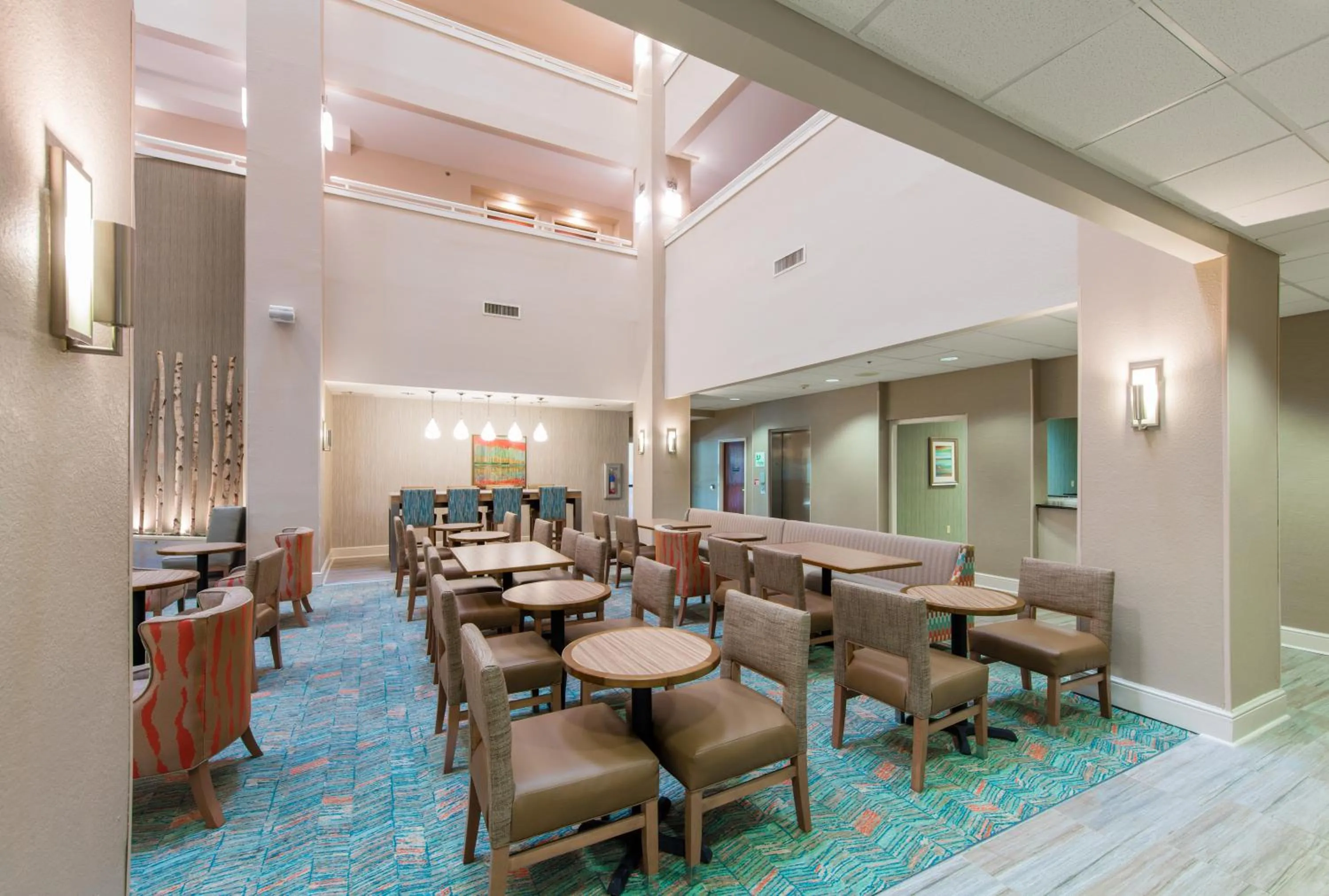 Restaurant/places to eat in Holiday Inn & Suites Lake City by IHG