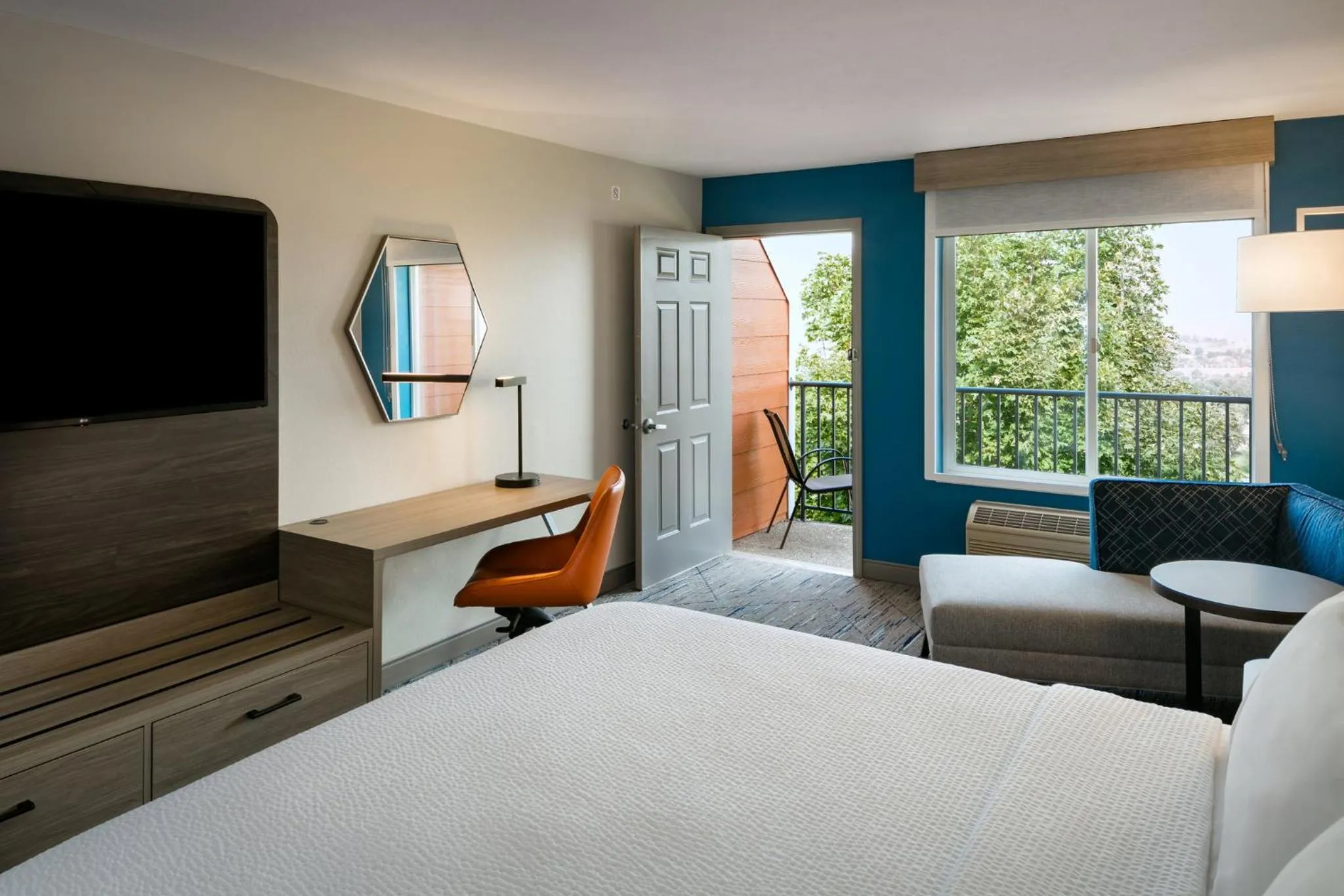 Photo of the whole room, Bed in Holiday Inn Express Lewiston by IHG