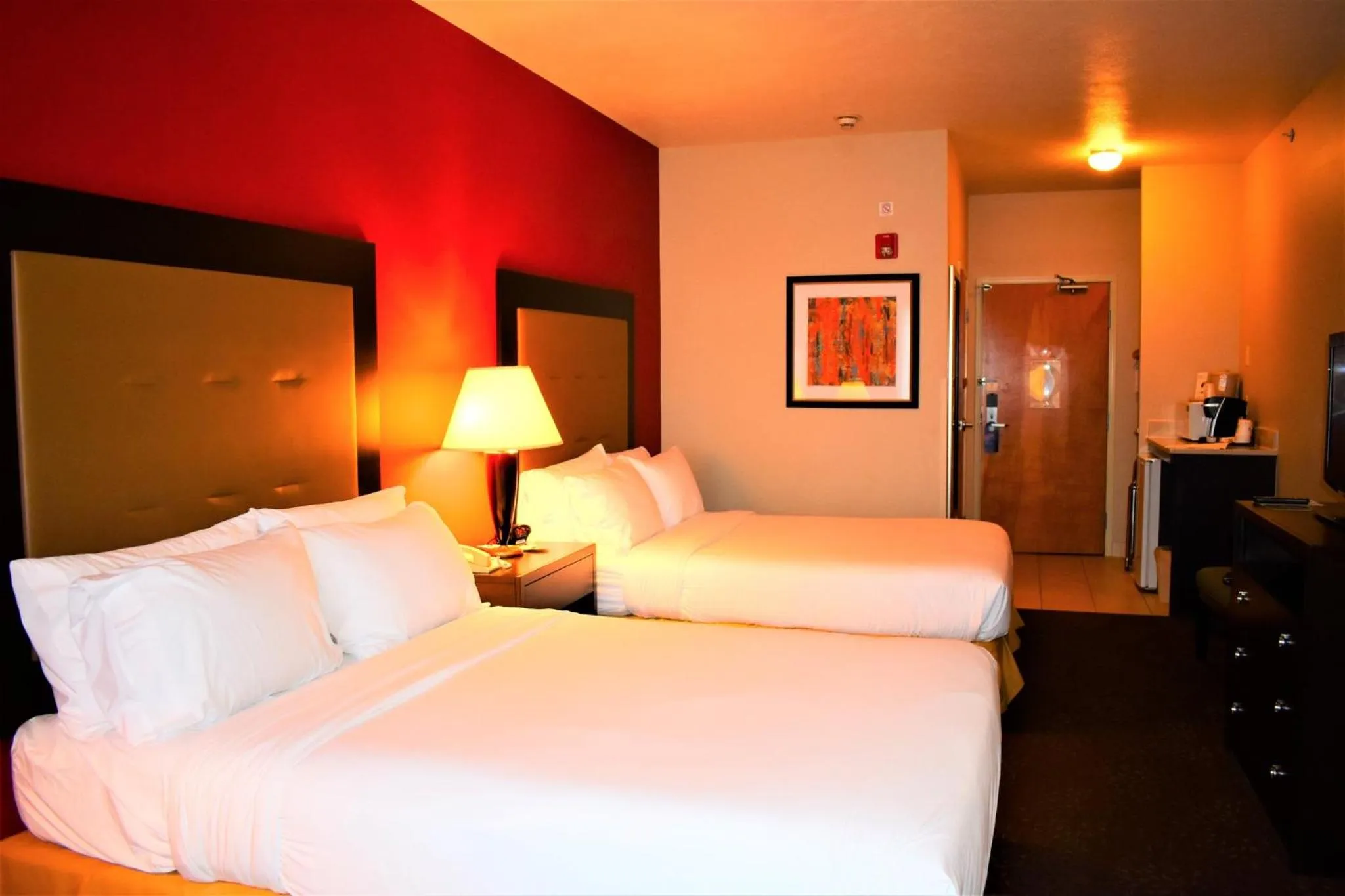 Photo of the whole room, Bed in Holiday Inn Express Lewiston by IHG