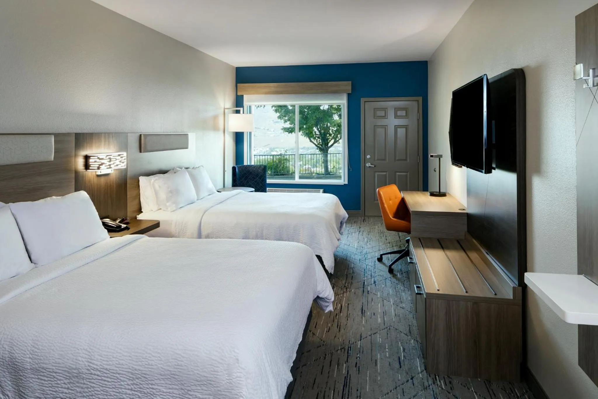 Photo of the whole room, Bed in Holiday Inn Express Lewiston by IHG