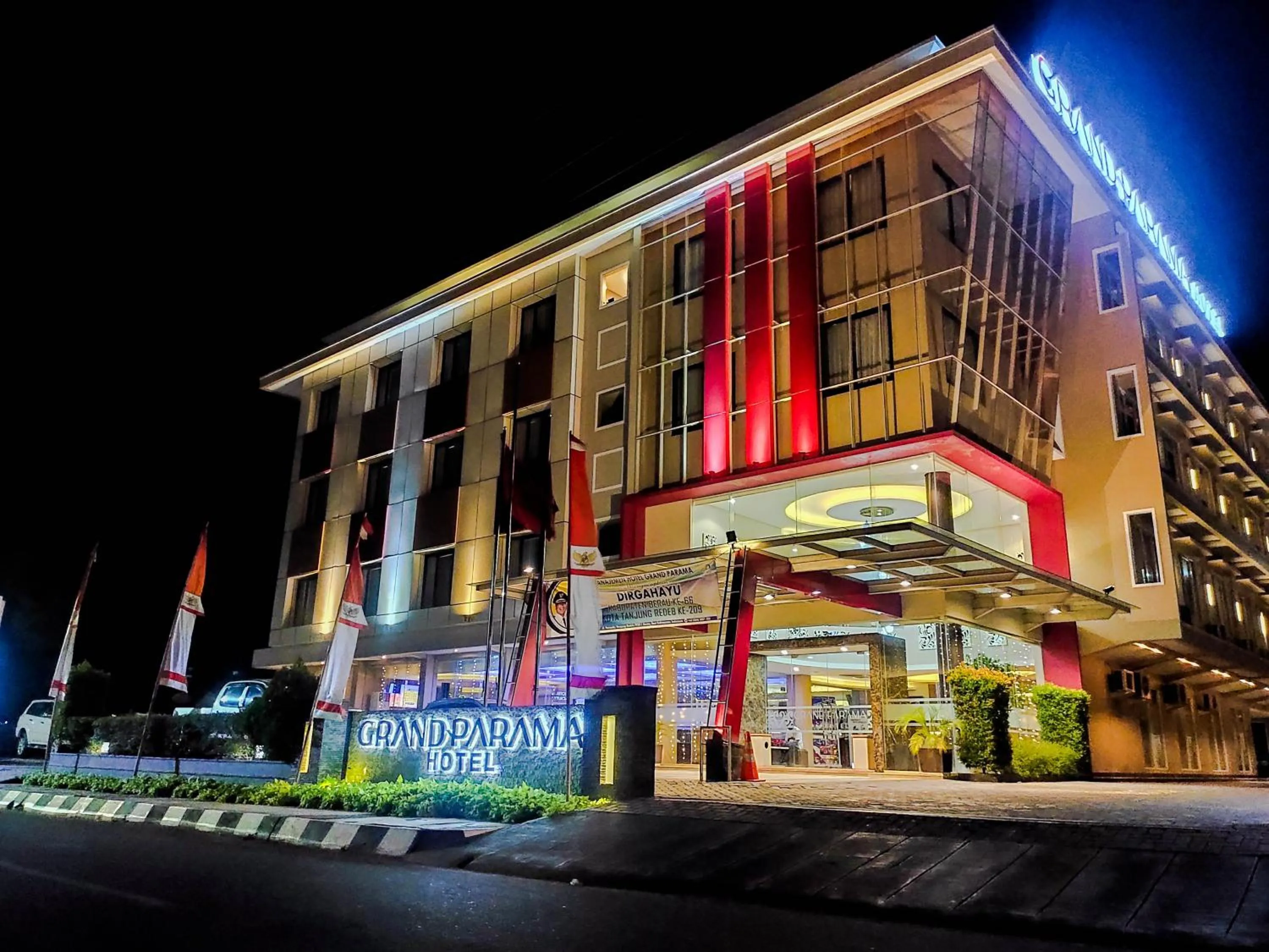 Property building in Grand Parama Hotel