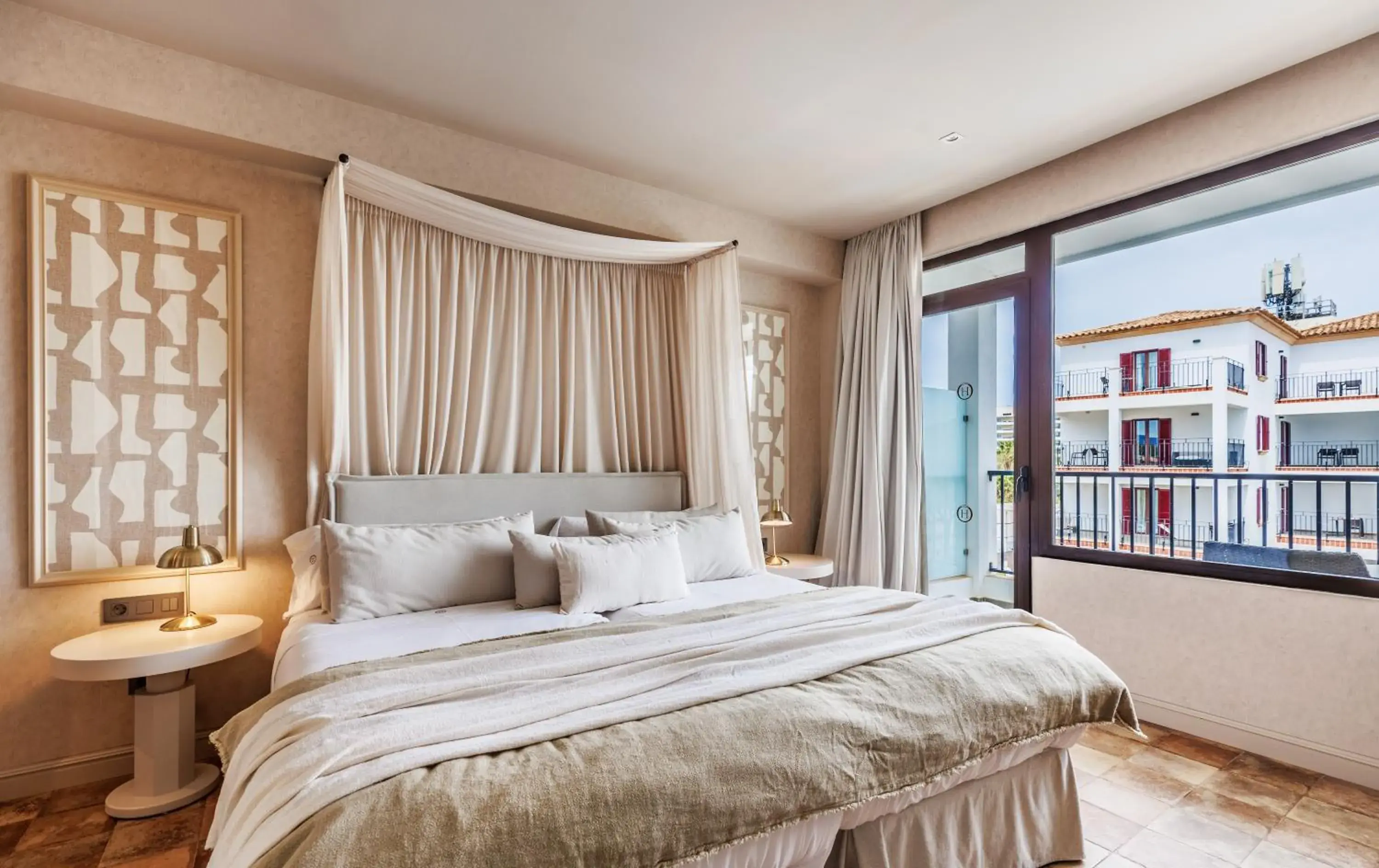 Double or Twin Room with Side Sea View in Hoposa Uyal Double or Twin Room with Side Sea View in Hoposa Uyal