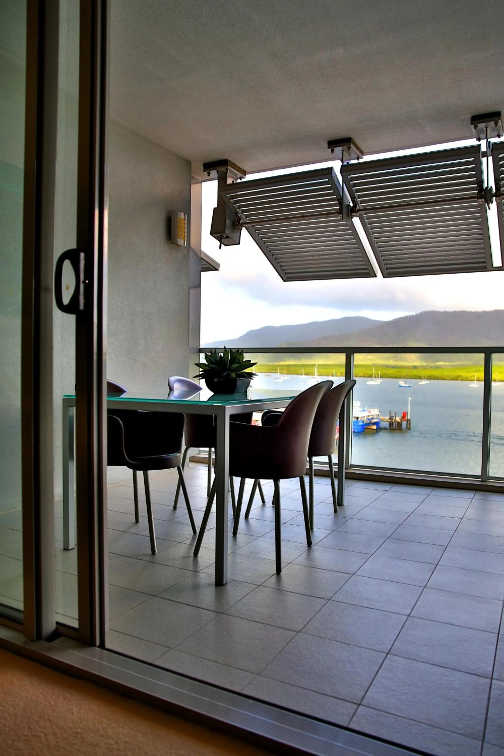 Day in Cairns Private Apartments