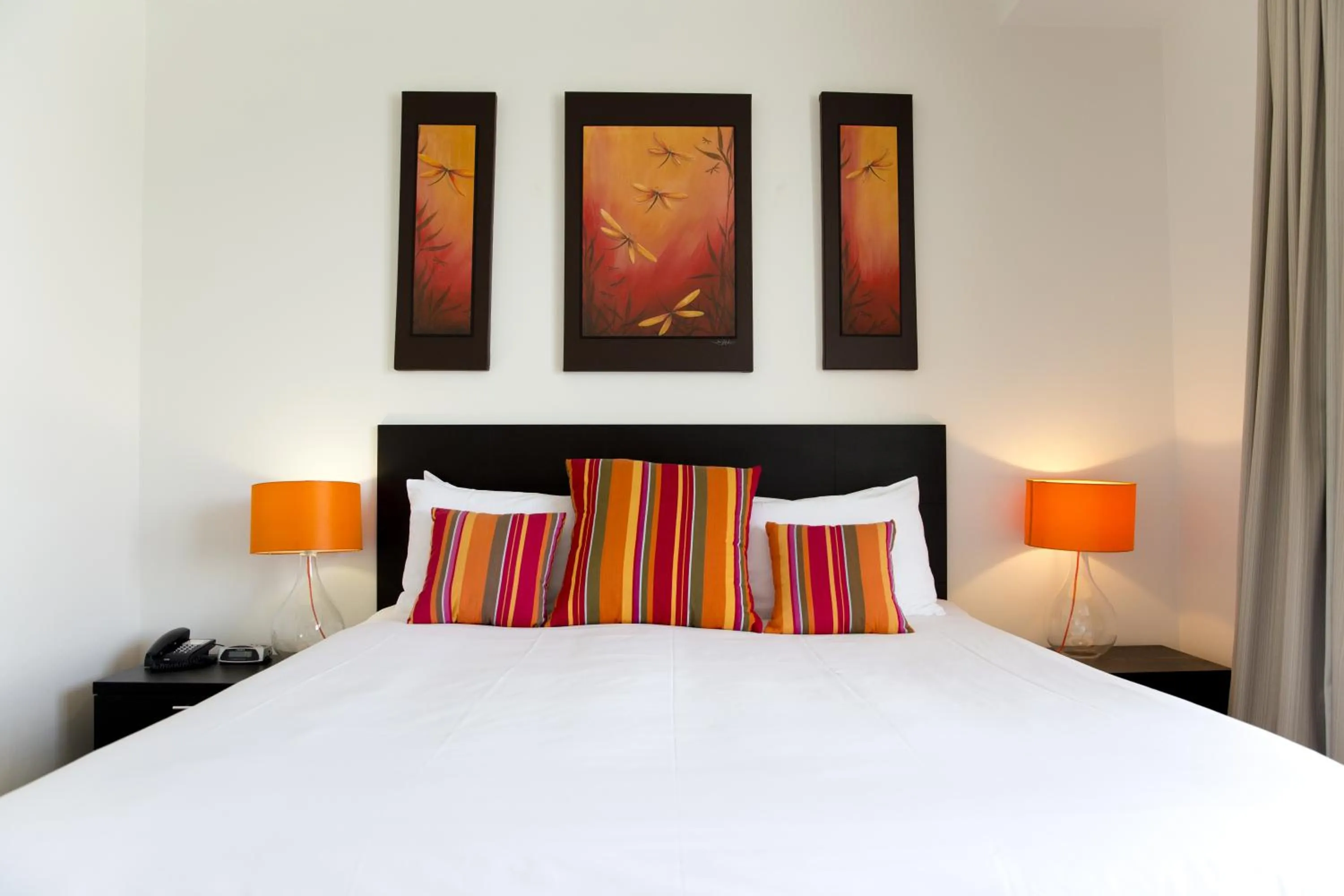 Bed in Cairns Private Apartments