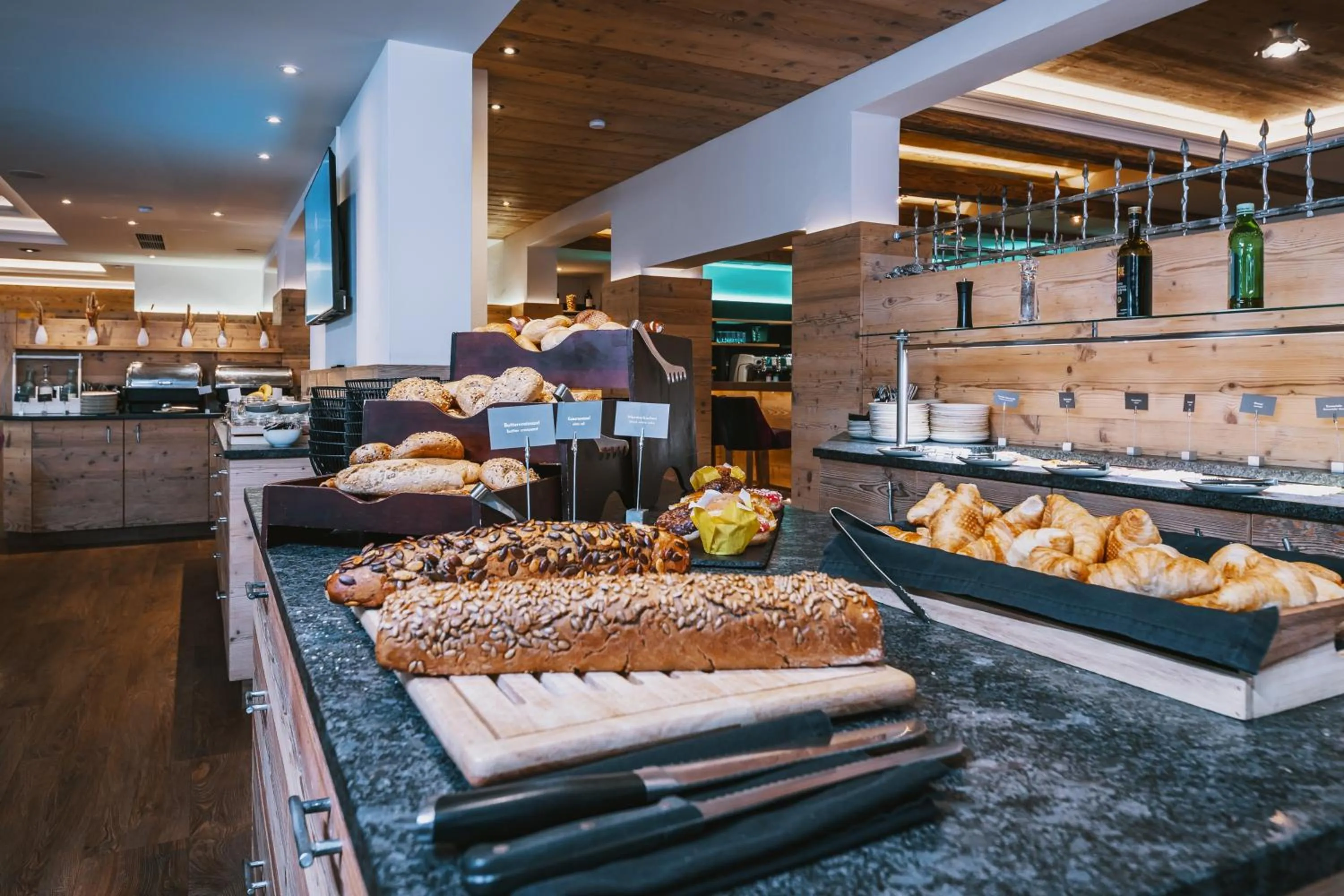 Buffet breakfast in Hotel Flachauerhof