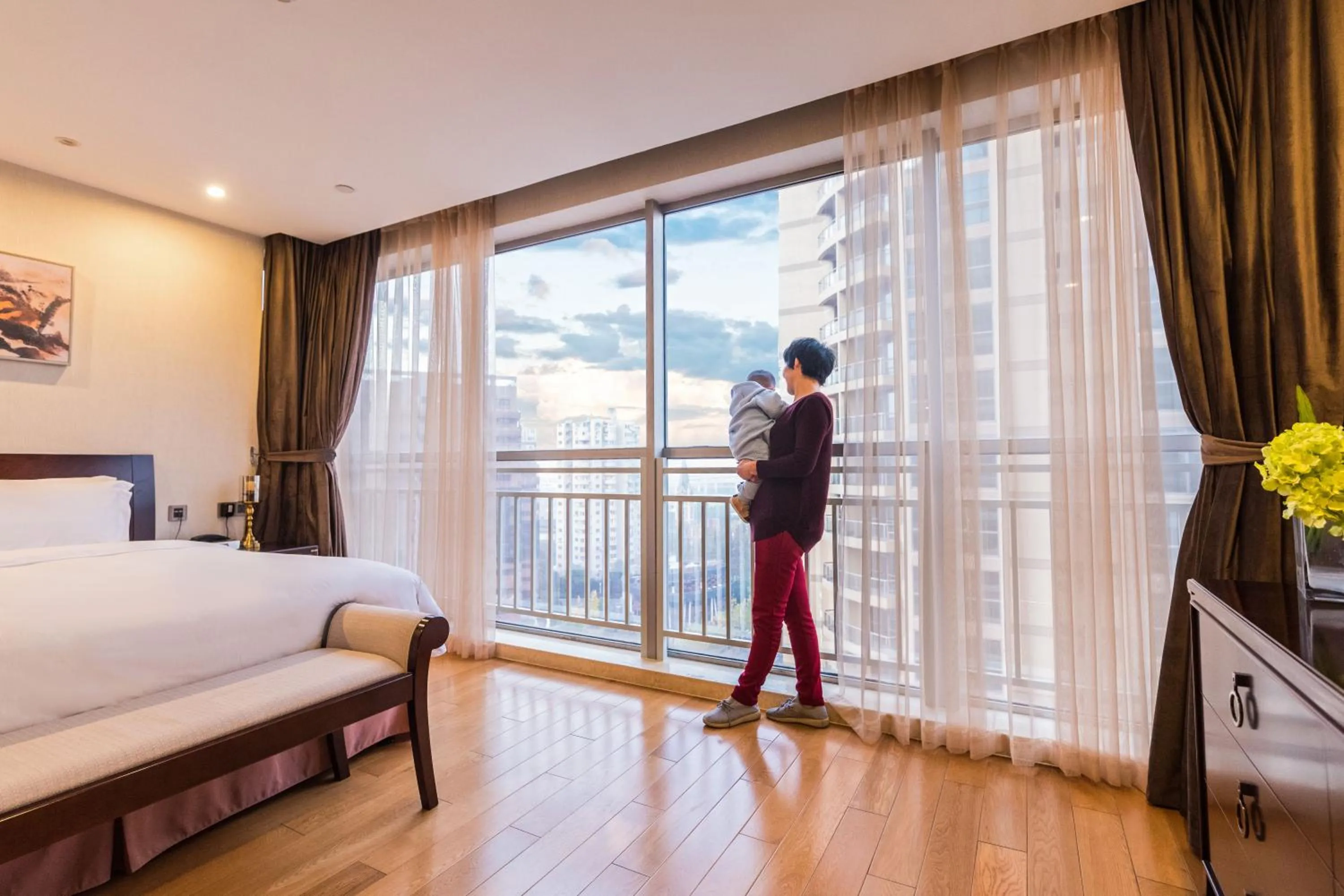 Bedroom, Bed in Green Court Residence Jinqiao Diamond Shanghai