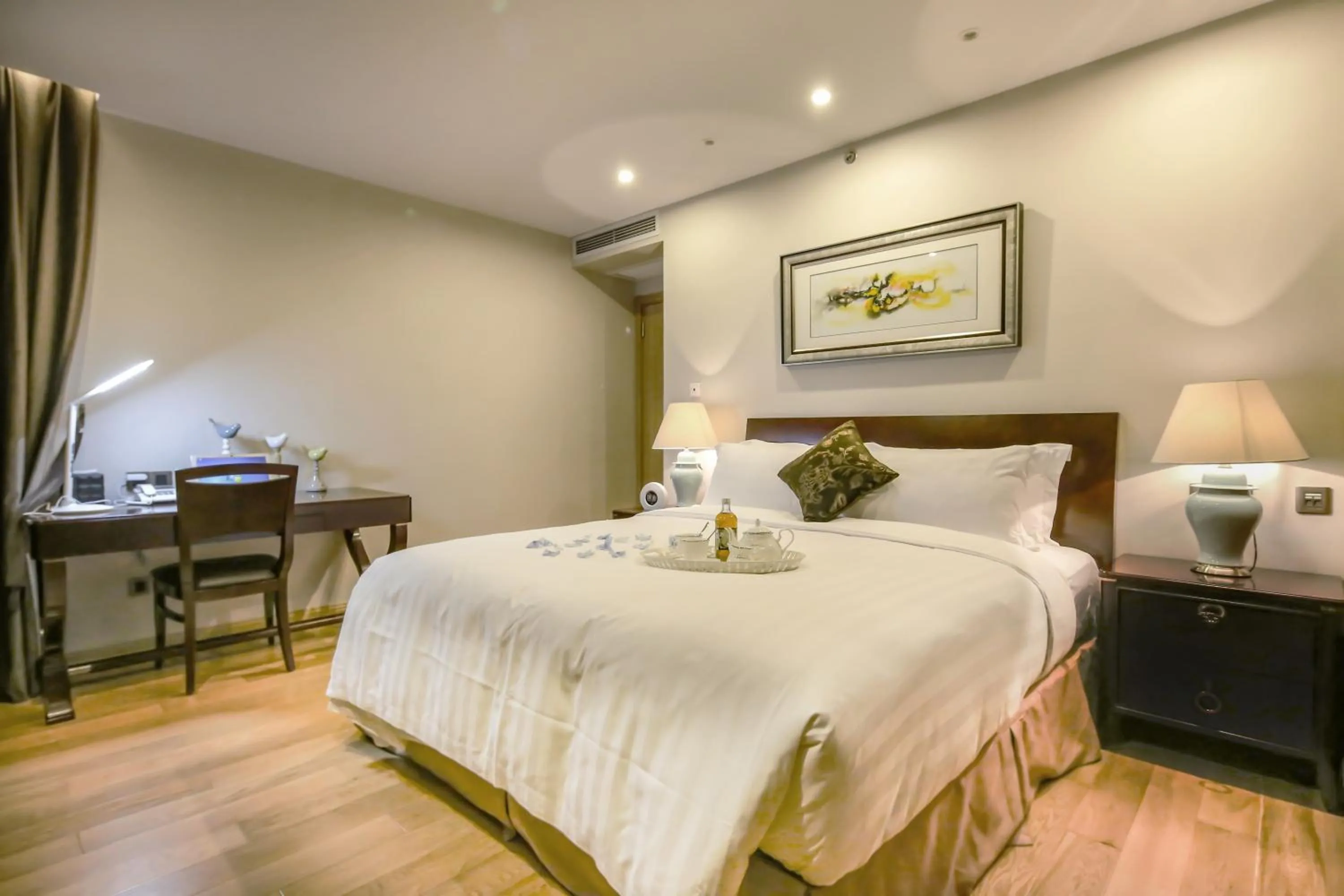 Bedroom, Bed in Green Court Residence Jinqiao Diamond Shanghai