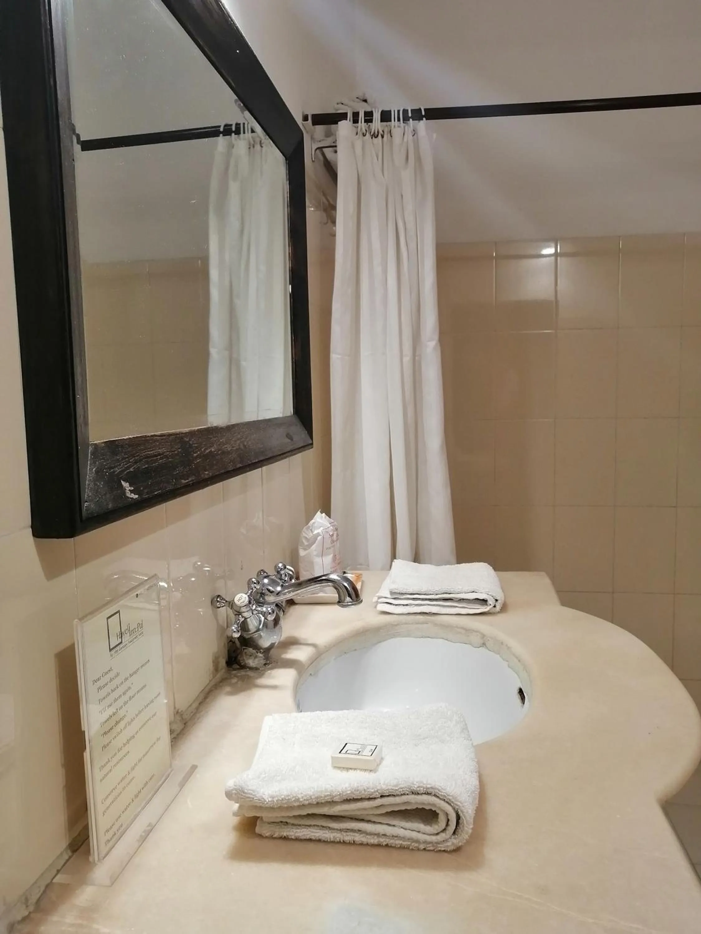 Bathroom in Haveli Inn Pal