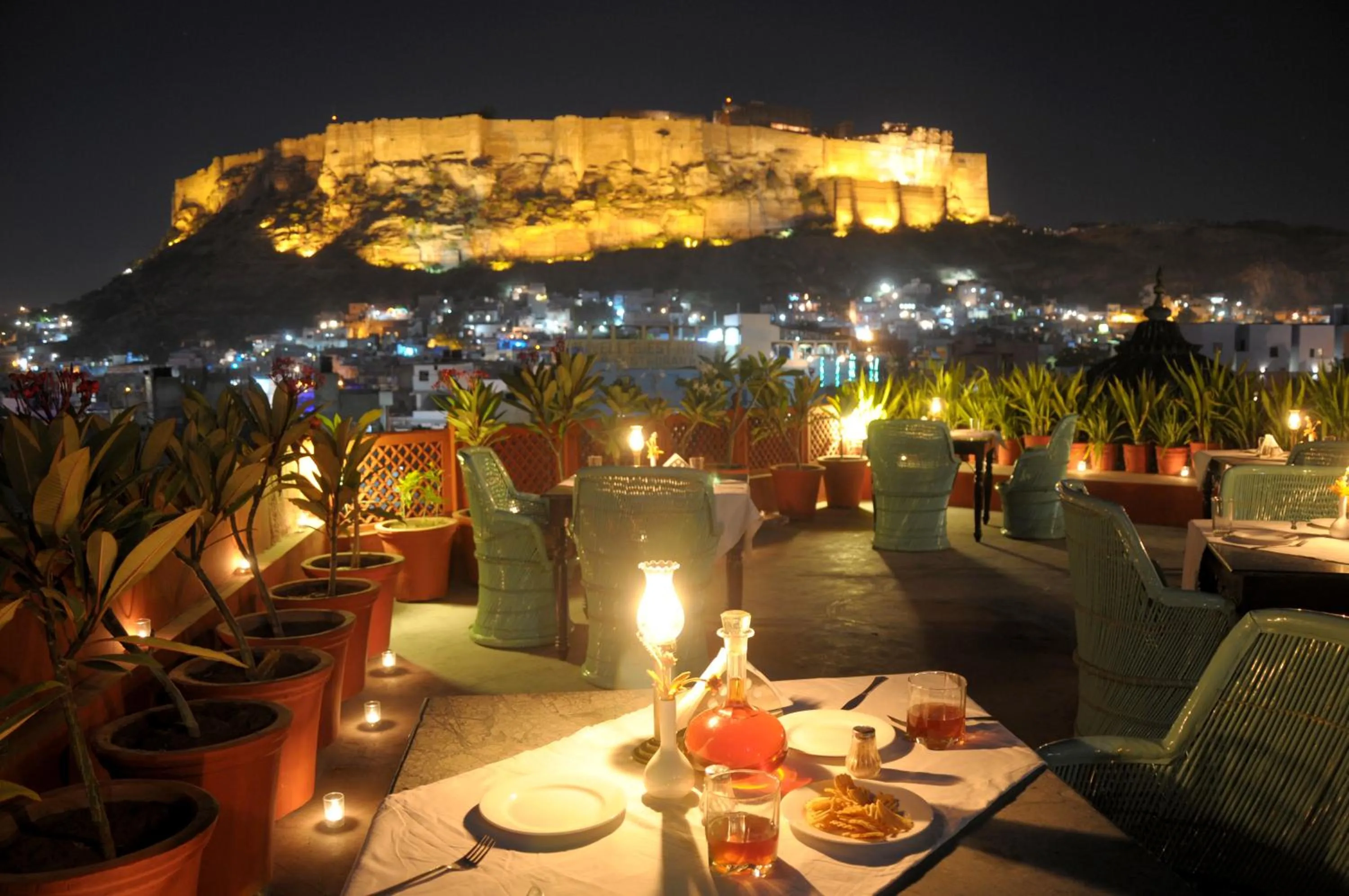 Restaurant/places to eat in Haveli Inn Pal