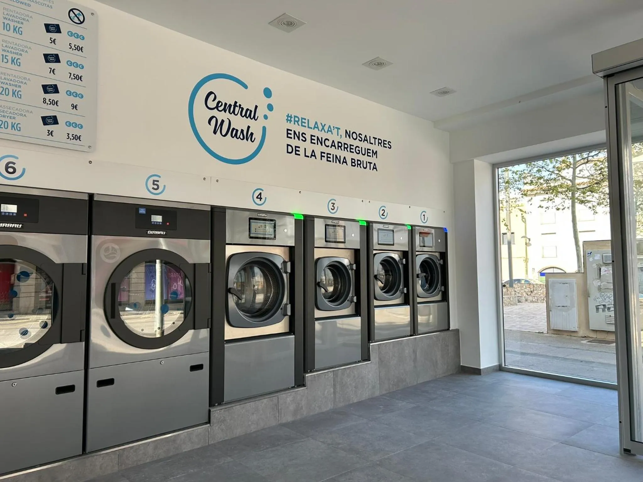laundry in Hotel L'Escala Centre