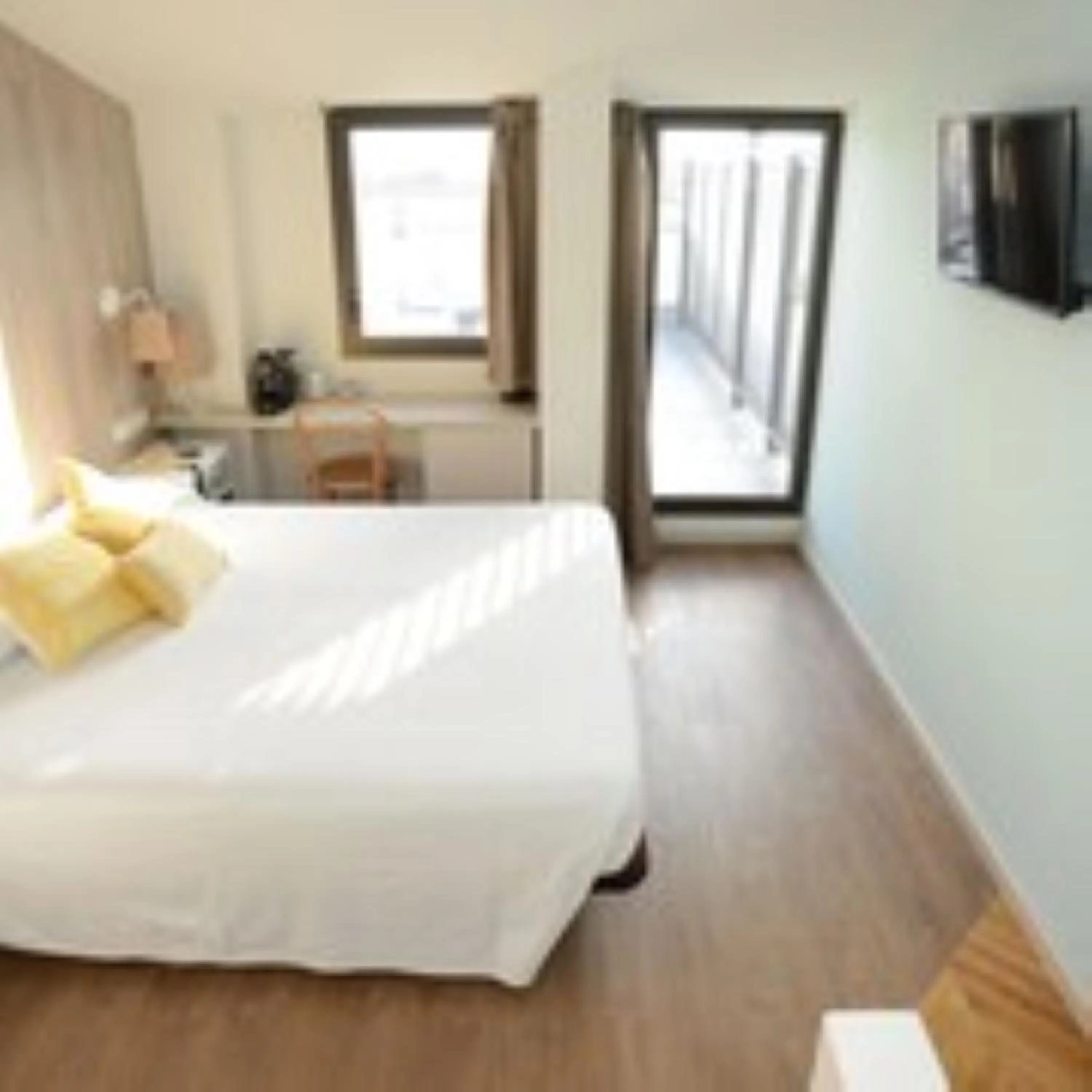 Bed in Hotel L'Escala Centre