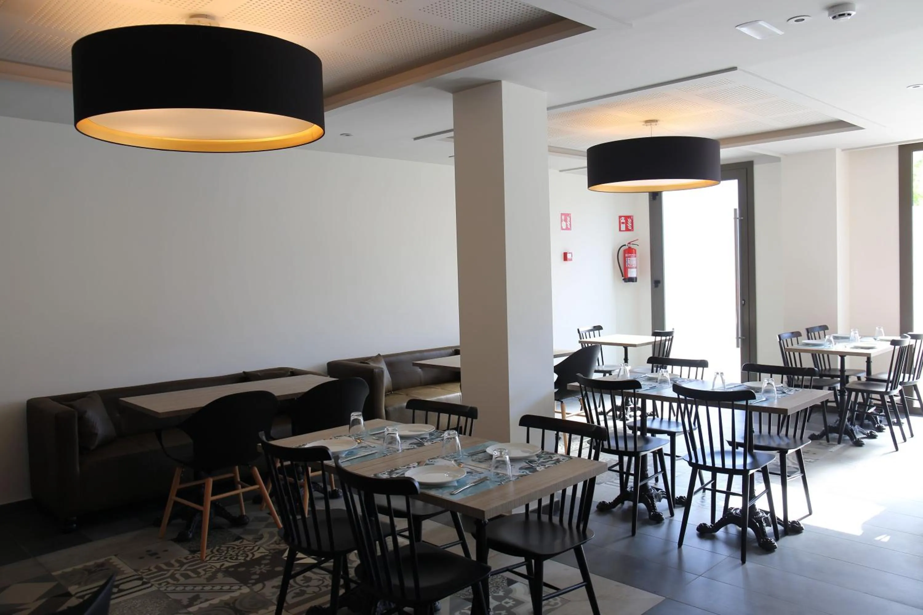 Restaurant/places to eat in Hotel L'Escala Centre