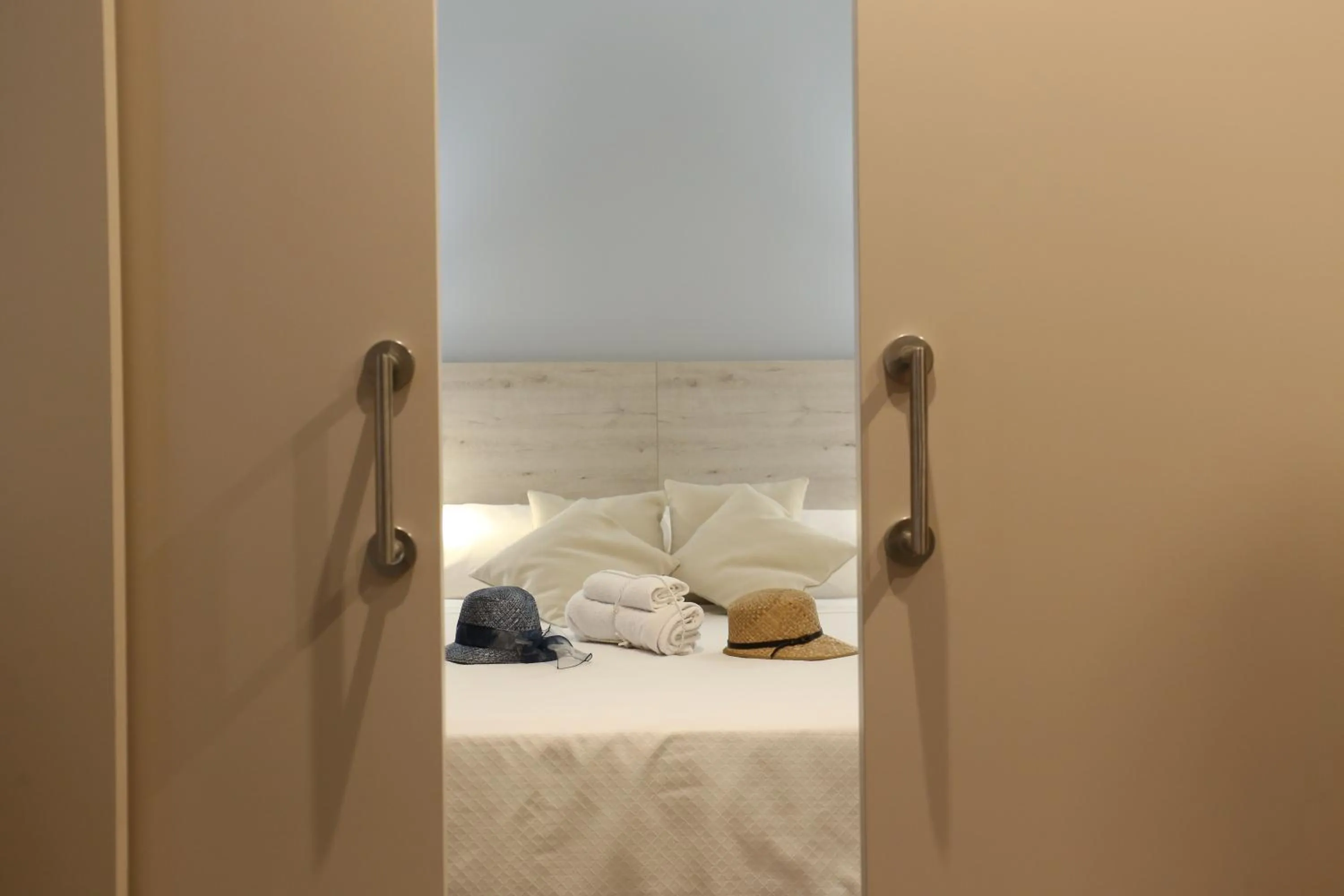 Bed in Hotel L'Escala Centre