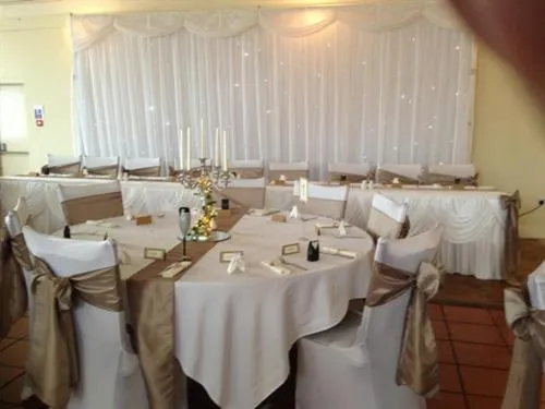 Photo of the whole room in The Bridge Hotel